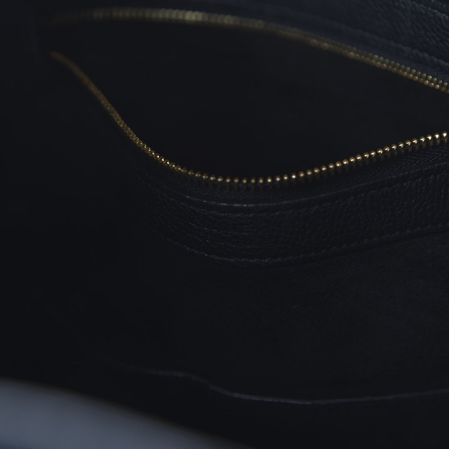 Soft Grained Calfskin Medium Belt Cabas Phantom Black