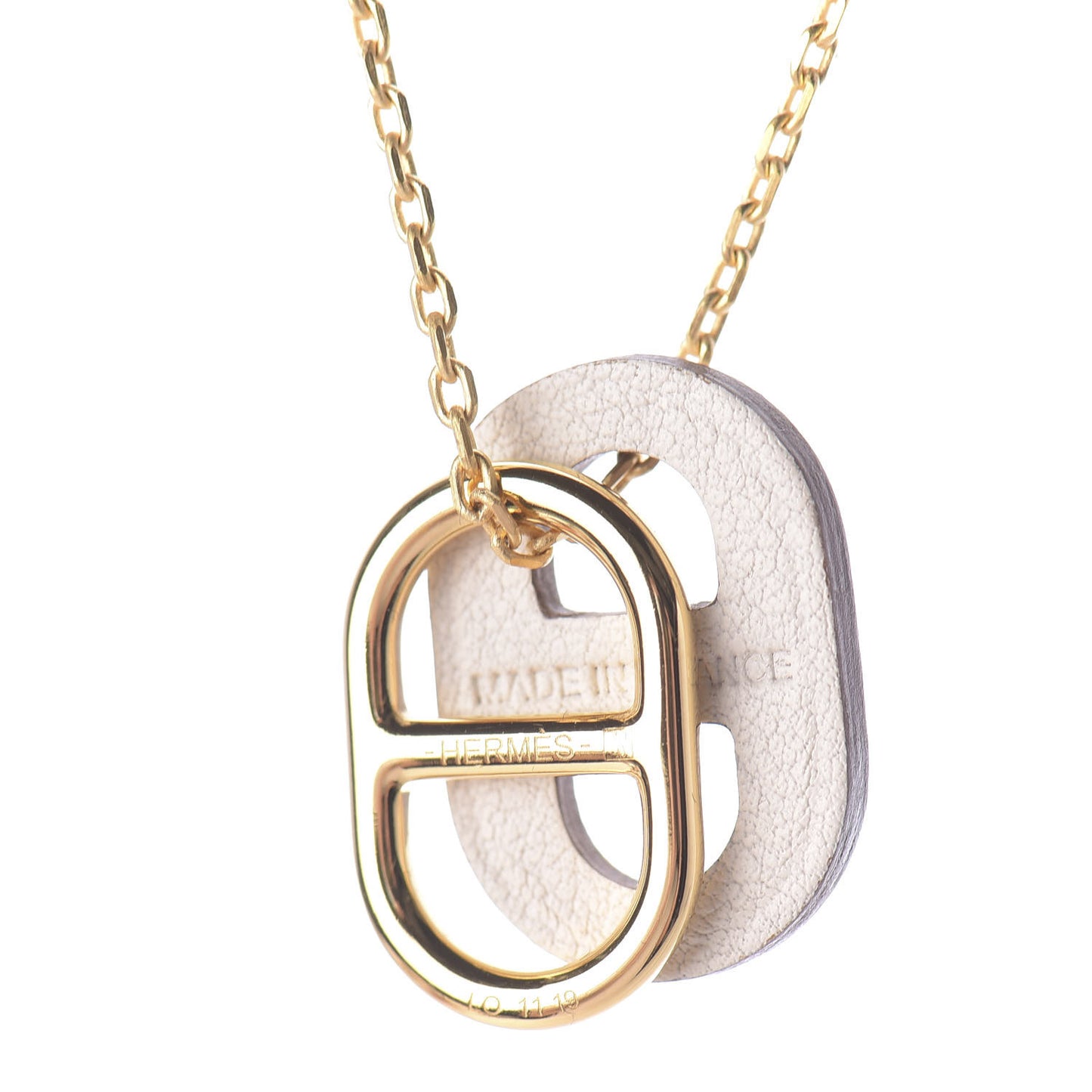 Swift O'Maillon Pendant Necklace White