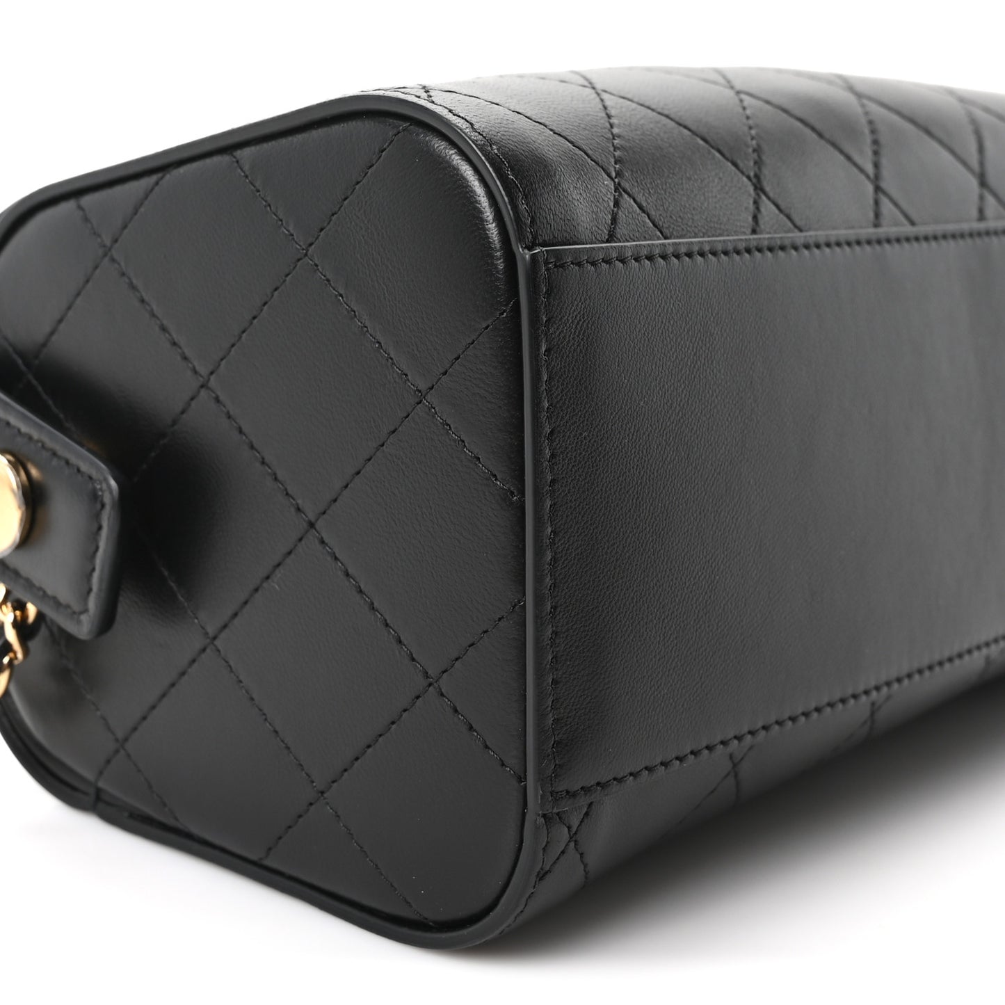 Lambskin Quilted Turn Around Clutch With Chain Black