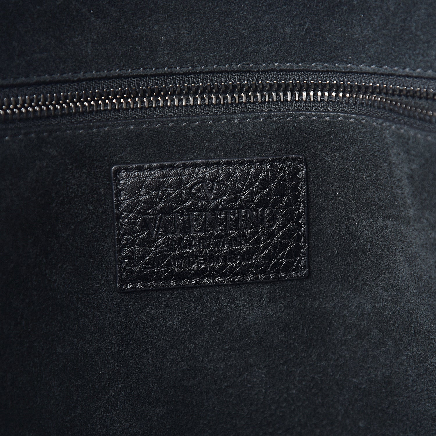 Valentino Garavani Pebbled Calfskin Rockstud Messenger Black 5 of 8