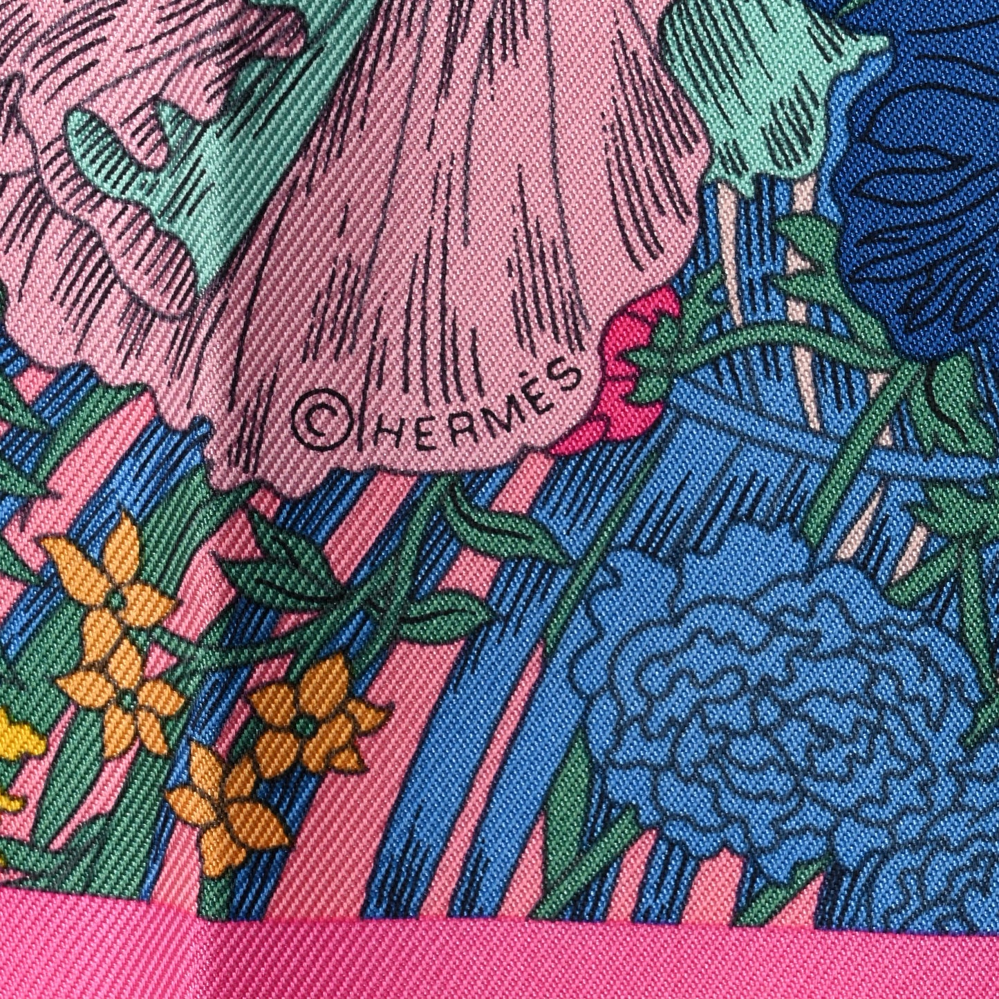 Silk Embroidered Robe Legere Scarf 45 Rose Bleu Jaune