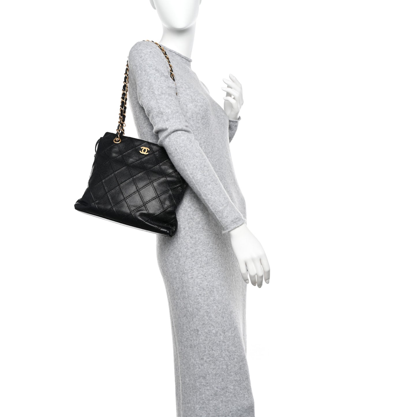 Caviar Diamond Embossed Shoulder Bag Black