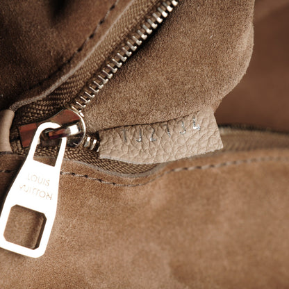 Louis Vuitton Veau Cachemire Soft Lockit MM Galet 7 of 8