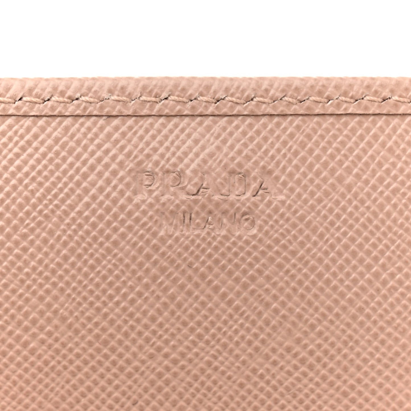 Saffiano Metal Oro Chain Wallet Cammeo