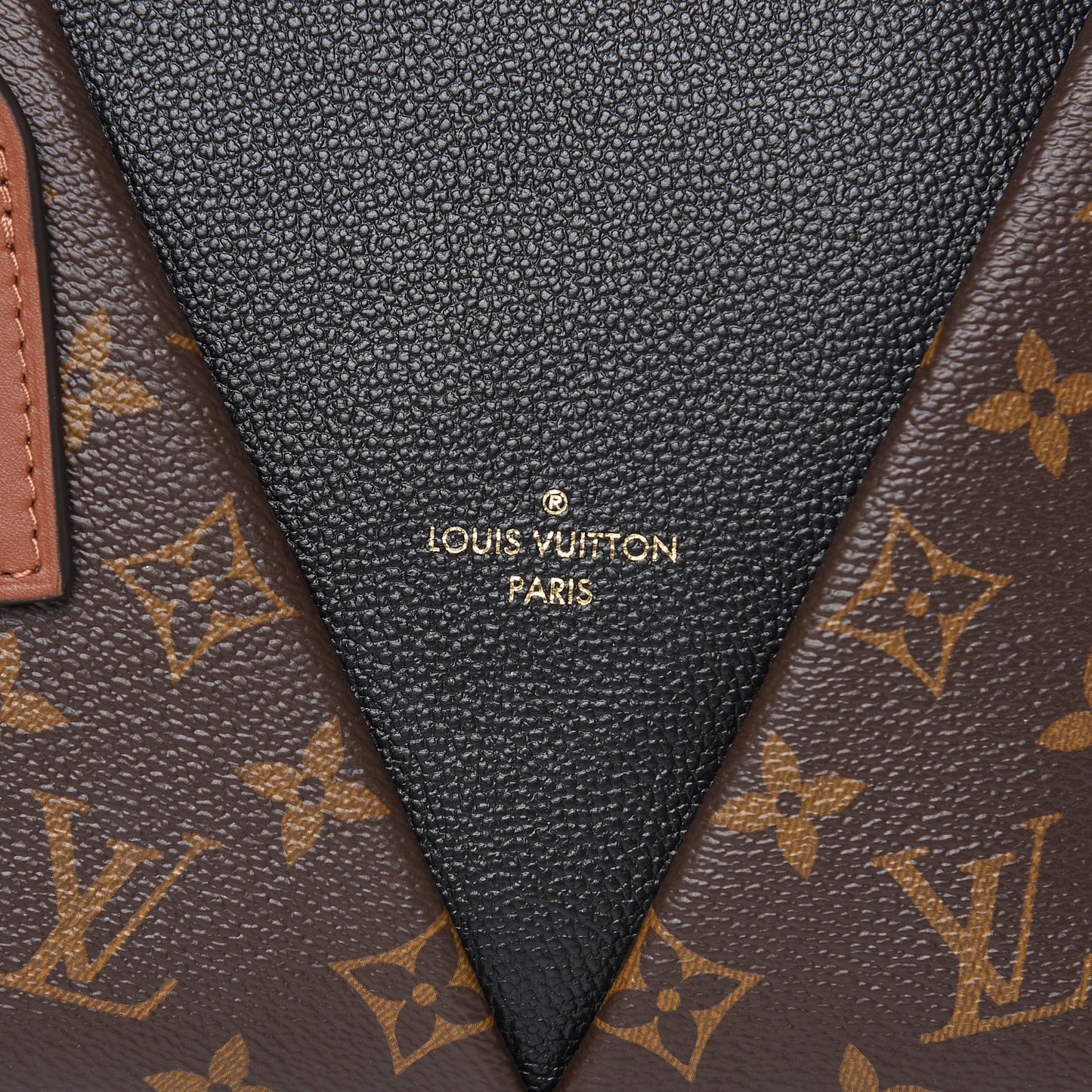 Monogram V Tote BB Black