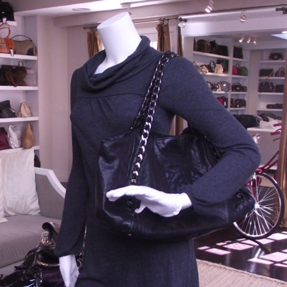 Luxe Ligne Modern Chain Hobo Black