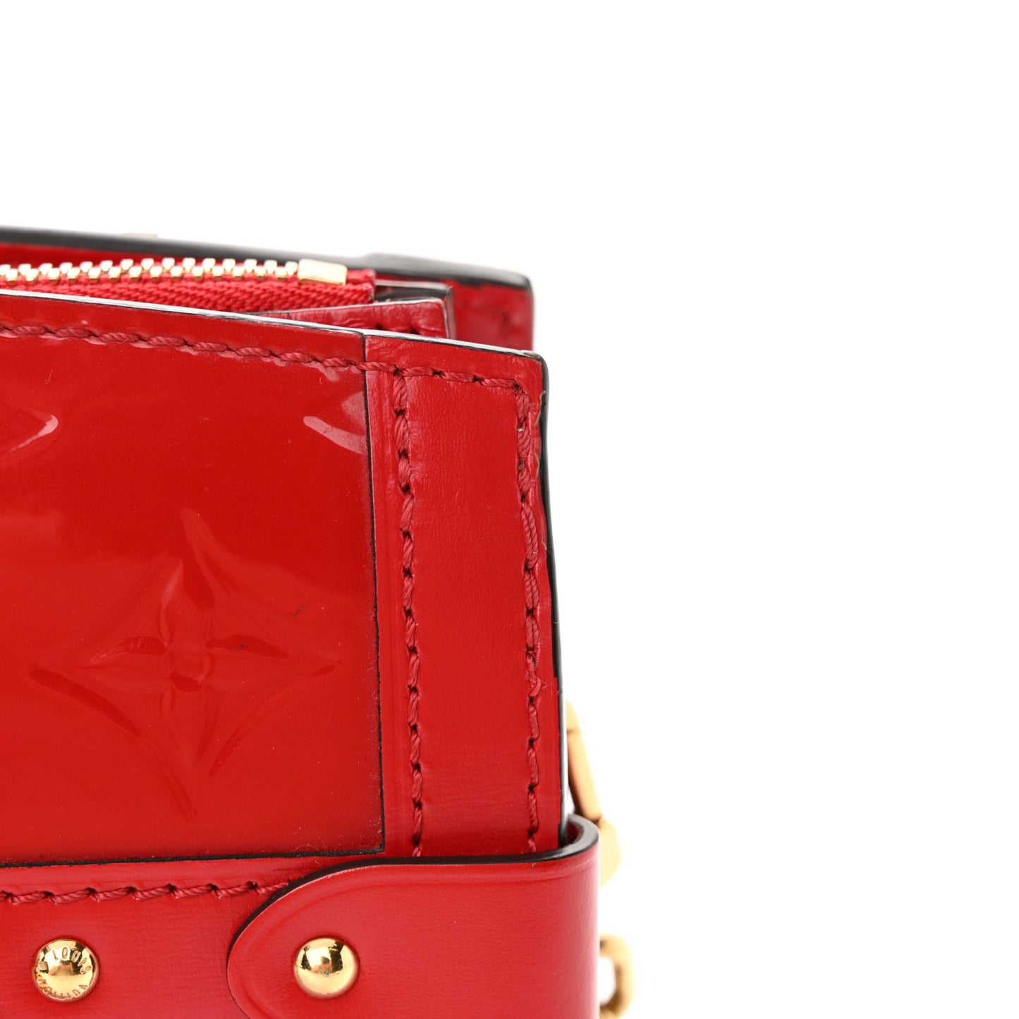 Vernis Trunk Clutch Cherry