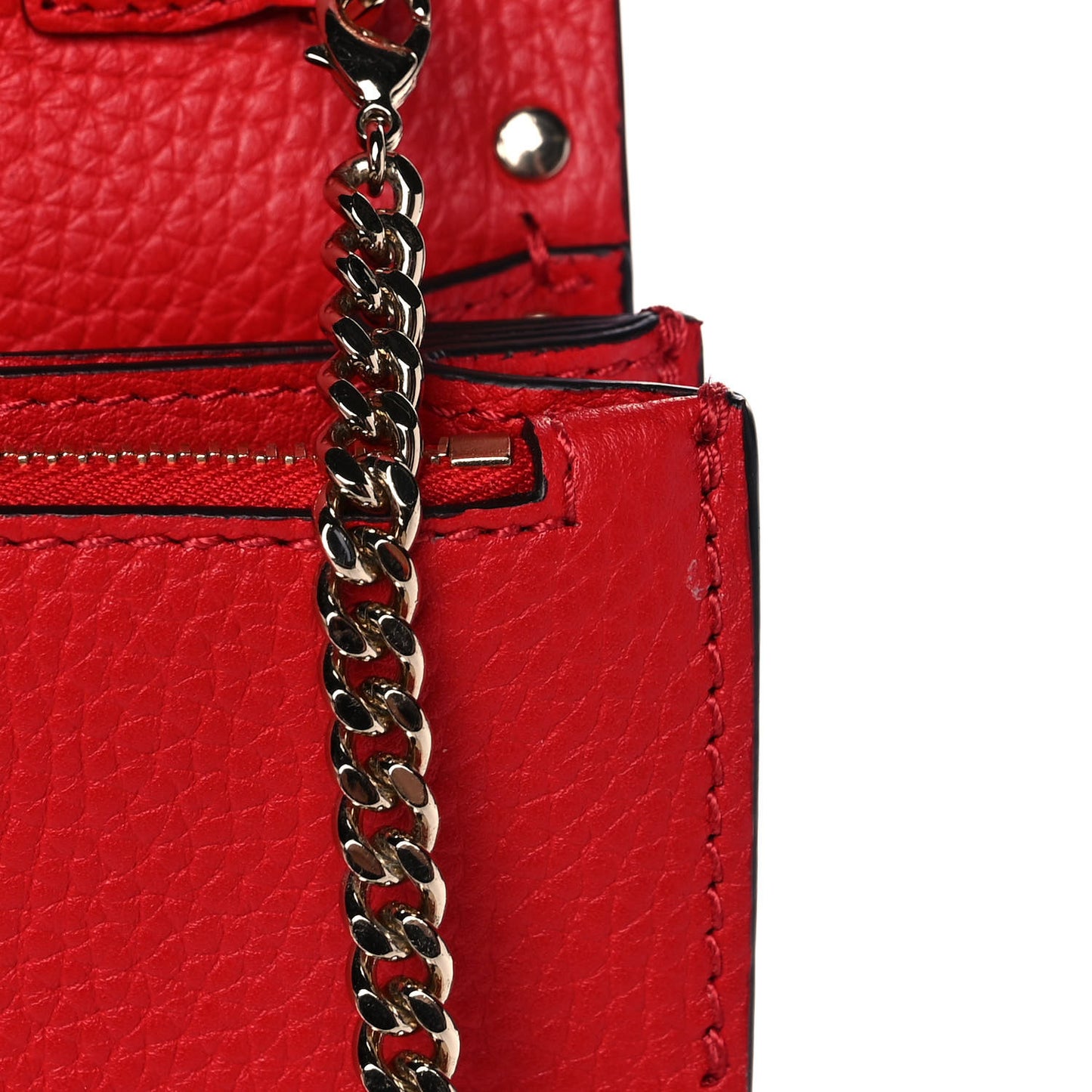 Pebbled Calfskin Rockstud Flap Wallet On Chain Rouge Pur