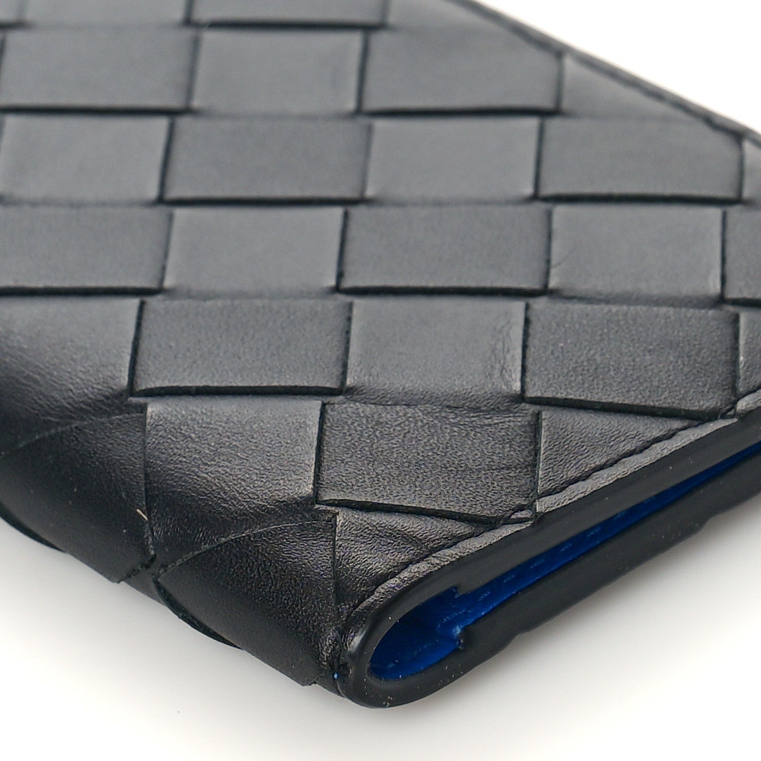 Bottega Veneta Nappa Maxi Intrecciato Bi-Fold Card Holder Black Electrique 7 of 9