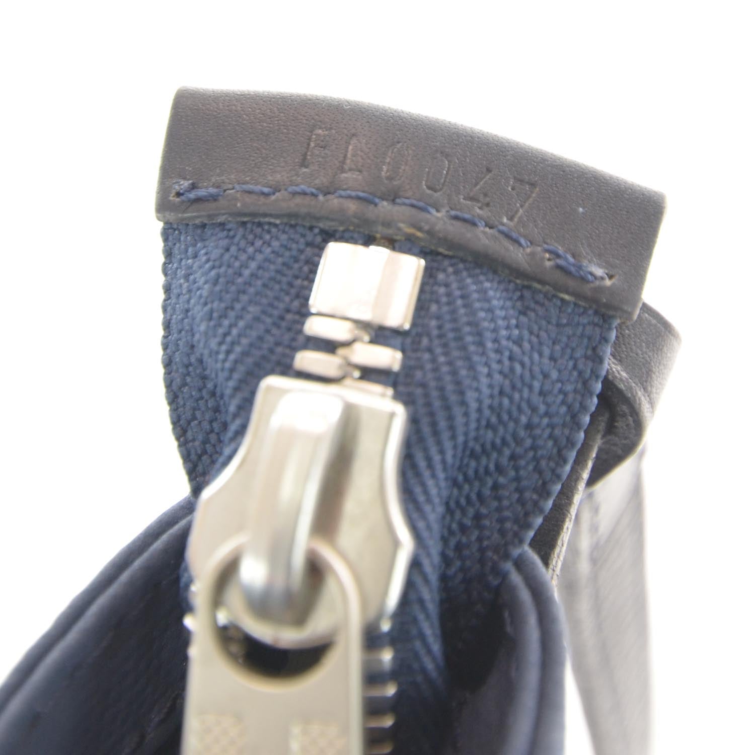 Louis Vuitton Cup Genois Messenger Bag 10 of 10