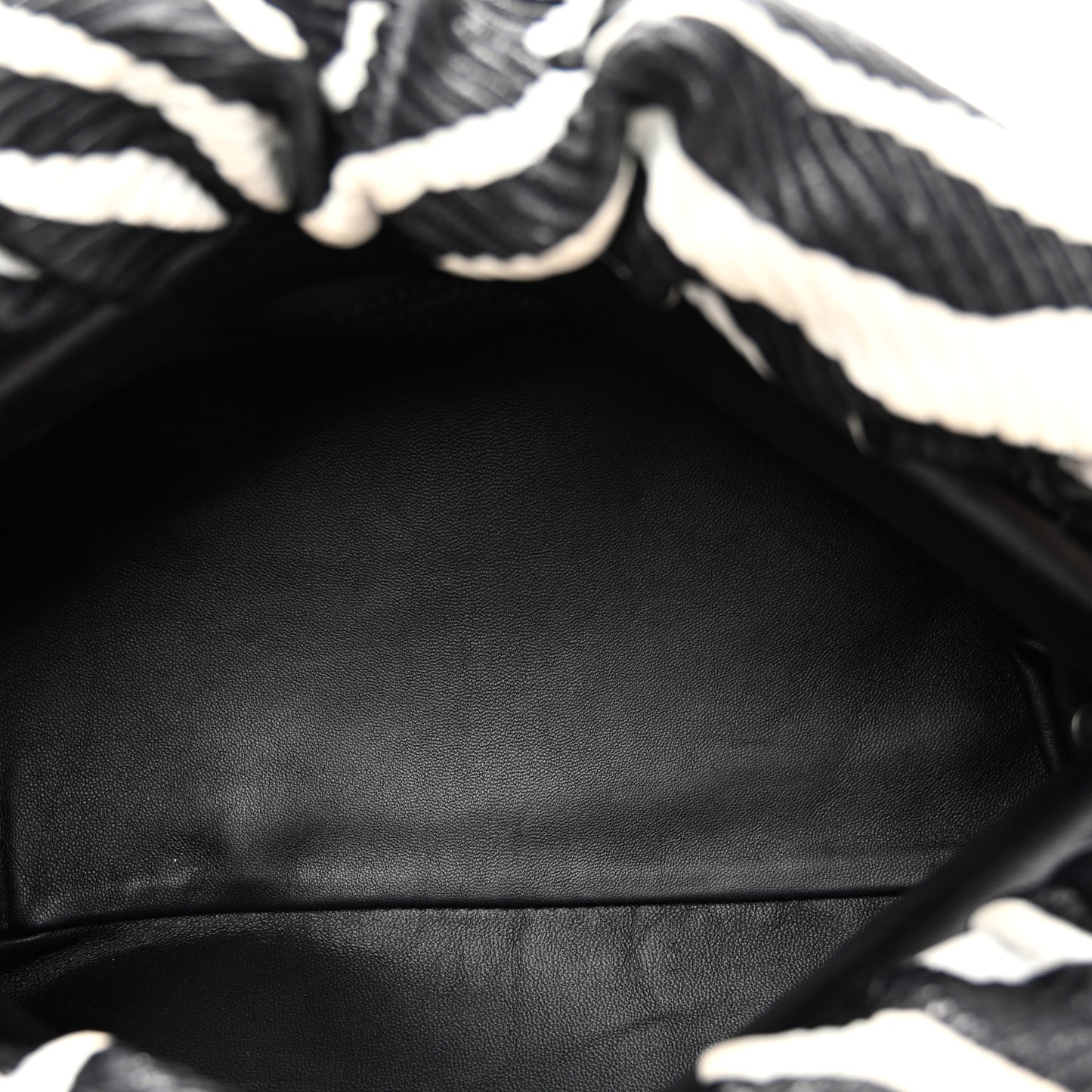 Nappa Zebra Print The Pouch Chain White Black