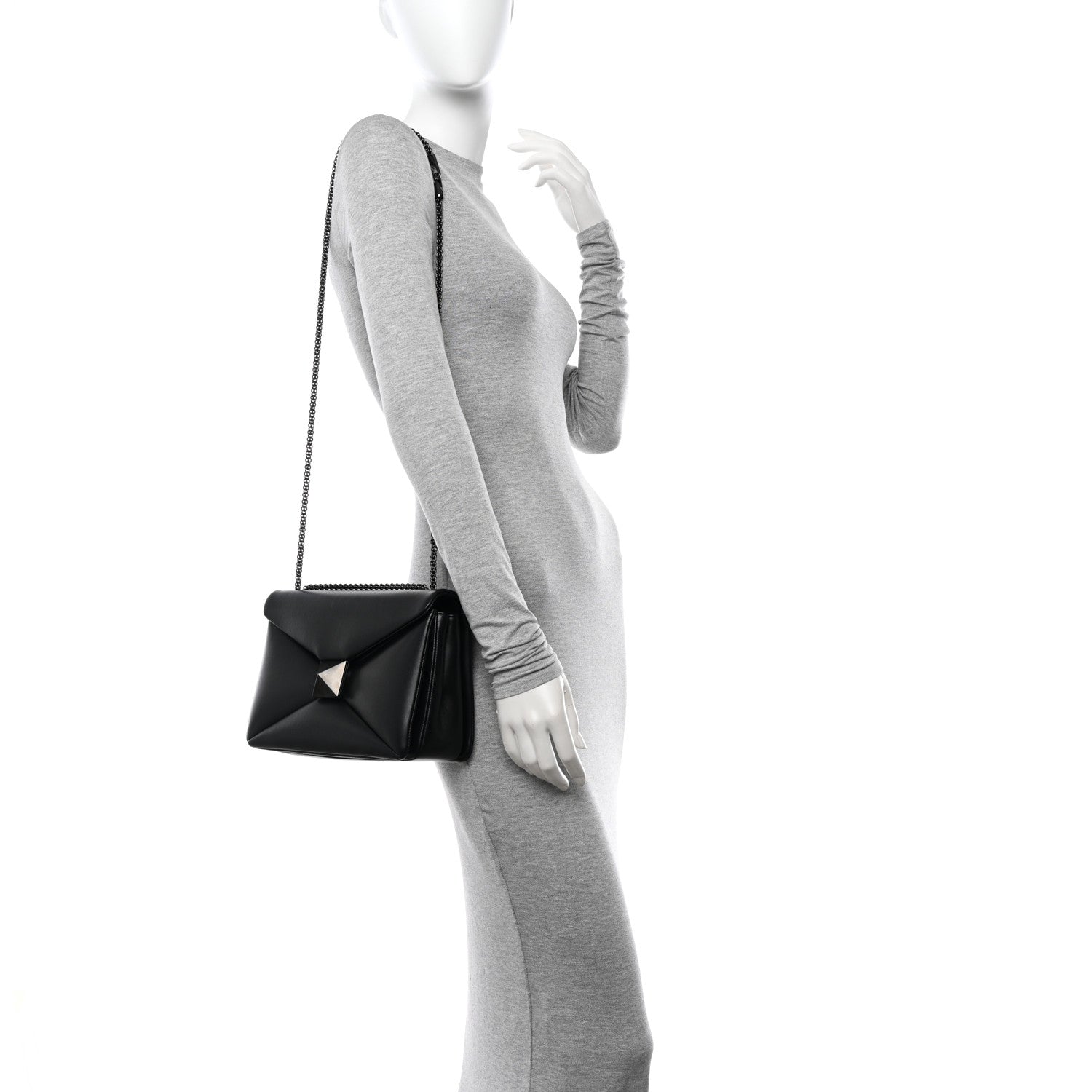 Valentino Garavani VALENTINO GARAVANI Nappa Tonal One Stud Chain Shoulder Bag Black 2 of 15