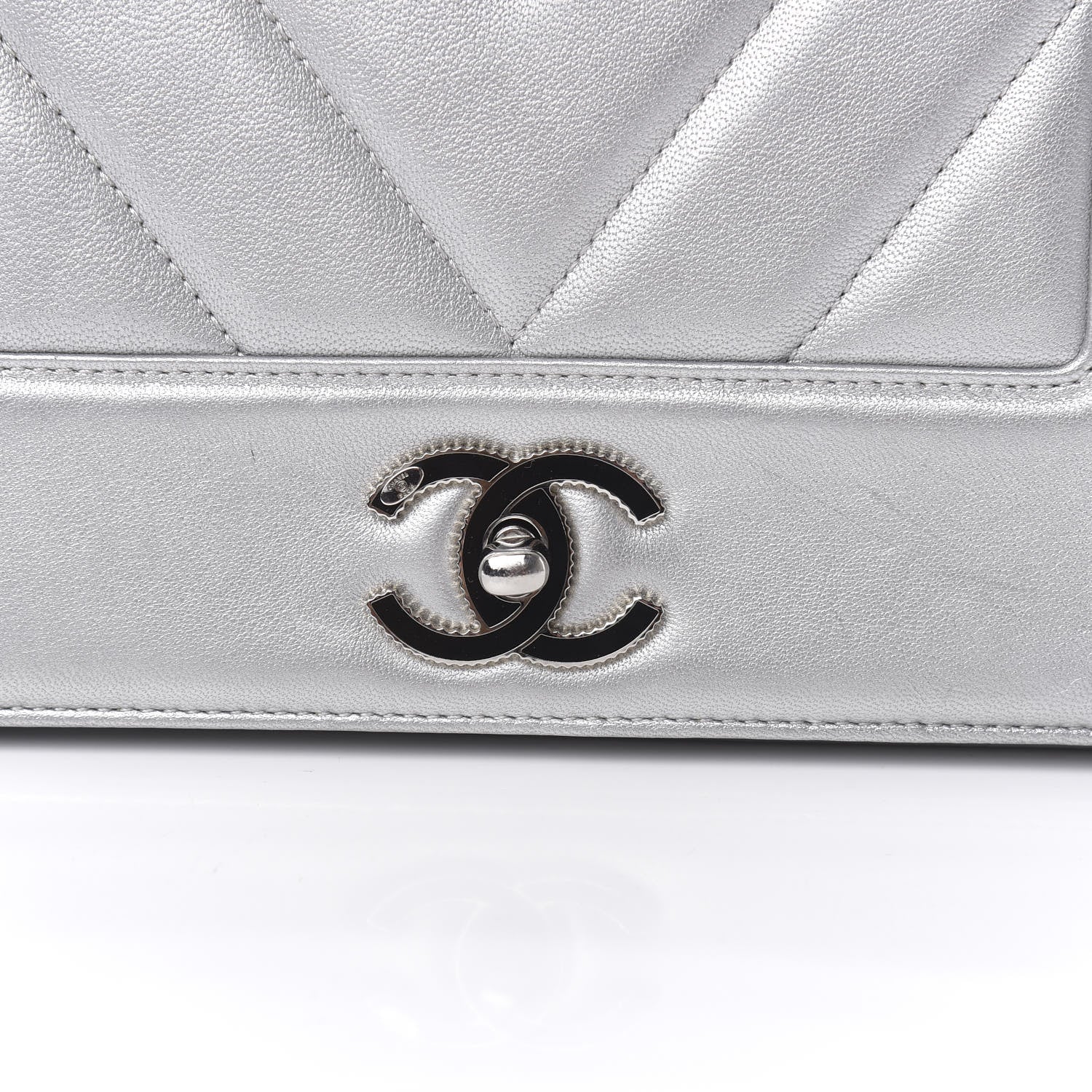 Chanel Metallic Sheepskin Chevron Quilted Medium Vintage Mademoiselle Flap Silver 12 of 14