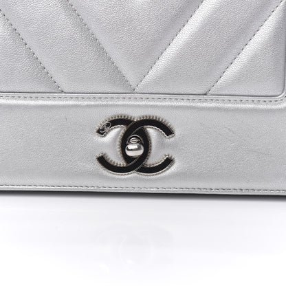 Chanel Metallic Sheepskin Chevron Quilted Medium Vintage Mademoiselle Flap Silver 12 of 14