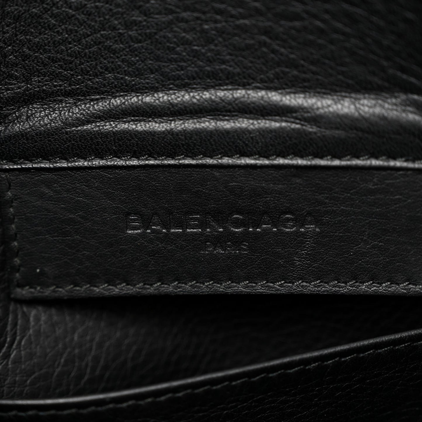 Calfskin Papier Sight Shoulder Bag Black