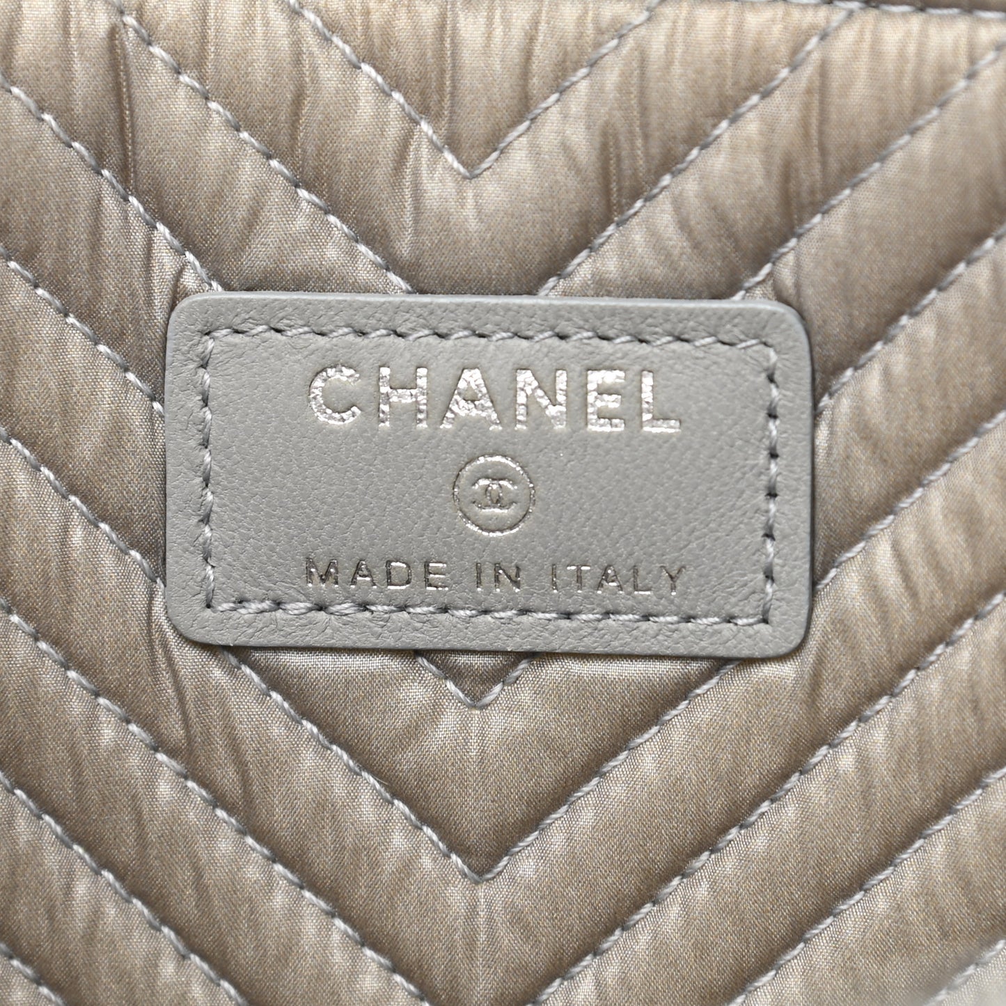 Metallic Caviar Chevron Quilted Medium Boy Cosmetic Case Silver