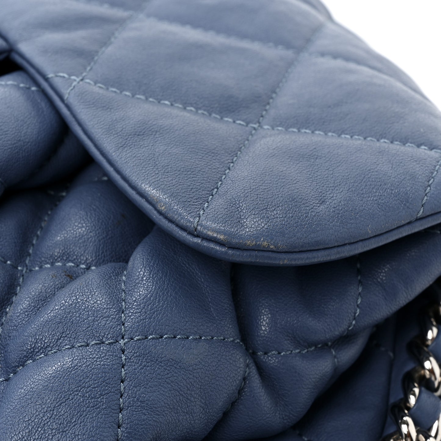 Washed Lambskin Quilted Medium Chain Around Messenger Blue