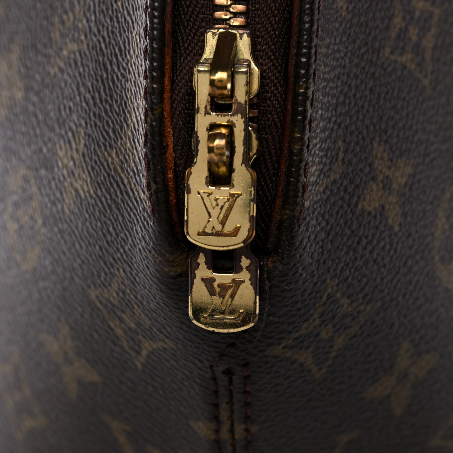 Louis Vuitton Monogram Ellipse MM 25 of 25
