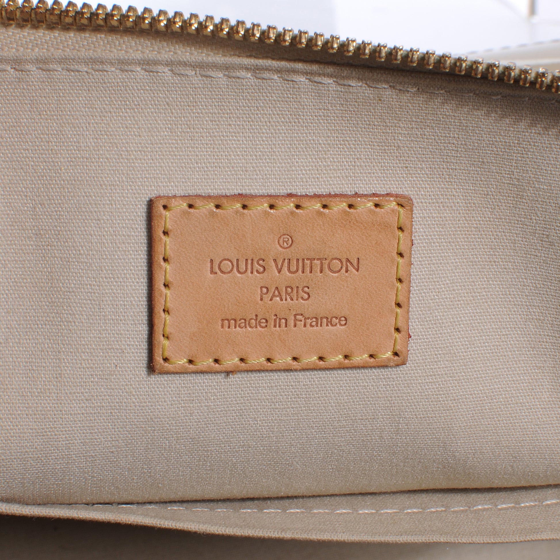Louis Vuitton Vernis Alma PM Blanc Corail 5 of 7