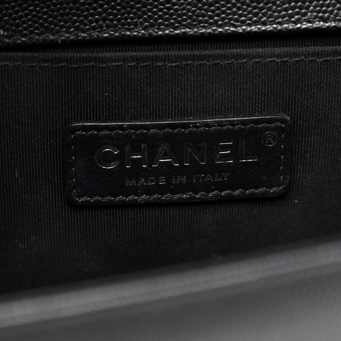 Caviar Quilted Medium Boy Flap Black