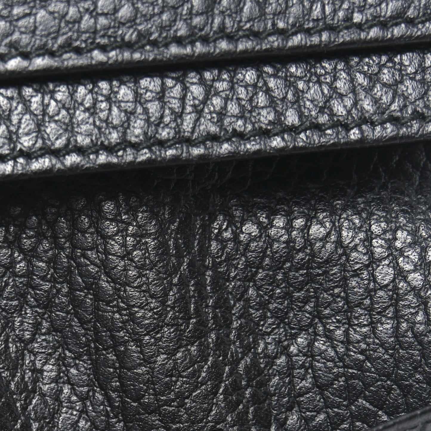 Pebbled Calfskin GG Marmont Card Case Black