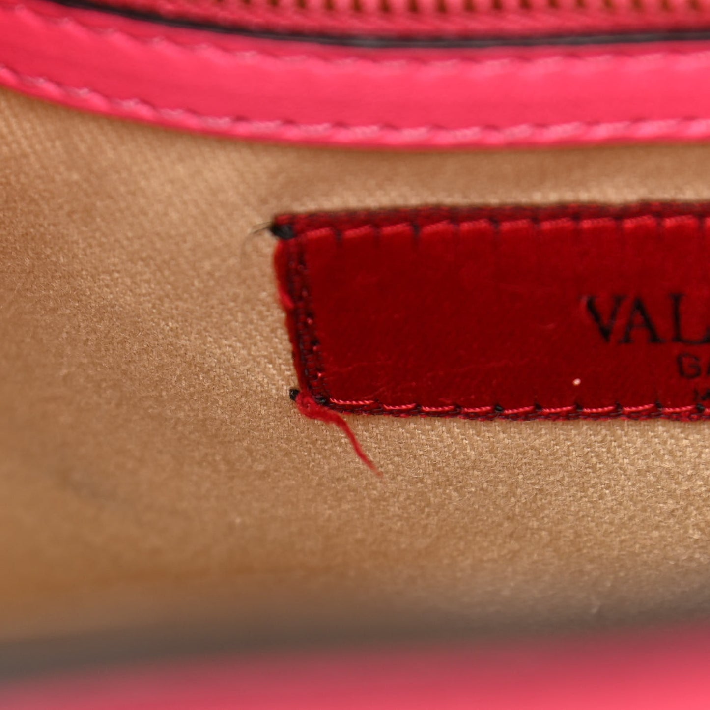 Vitello Rockstud Double Handle Tote Fuxia Fluo