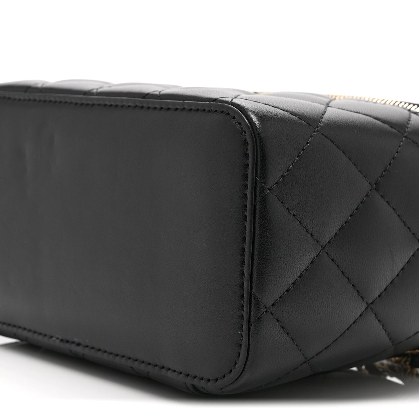 Lambskin Quilted Small Top Handle Vanity Case With Chain Black
