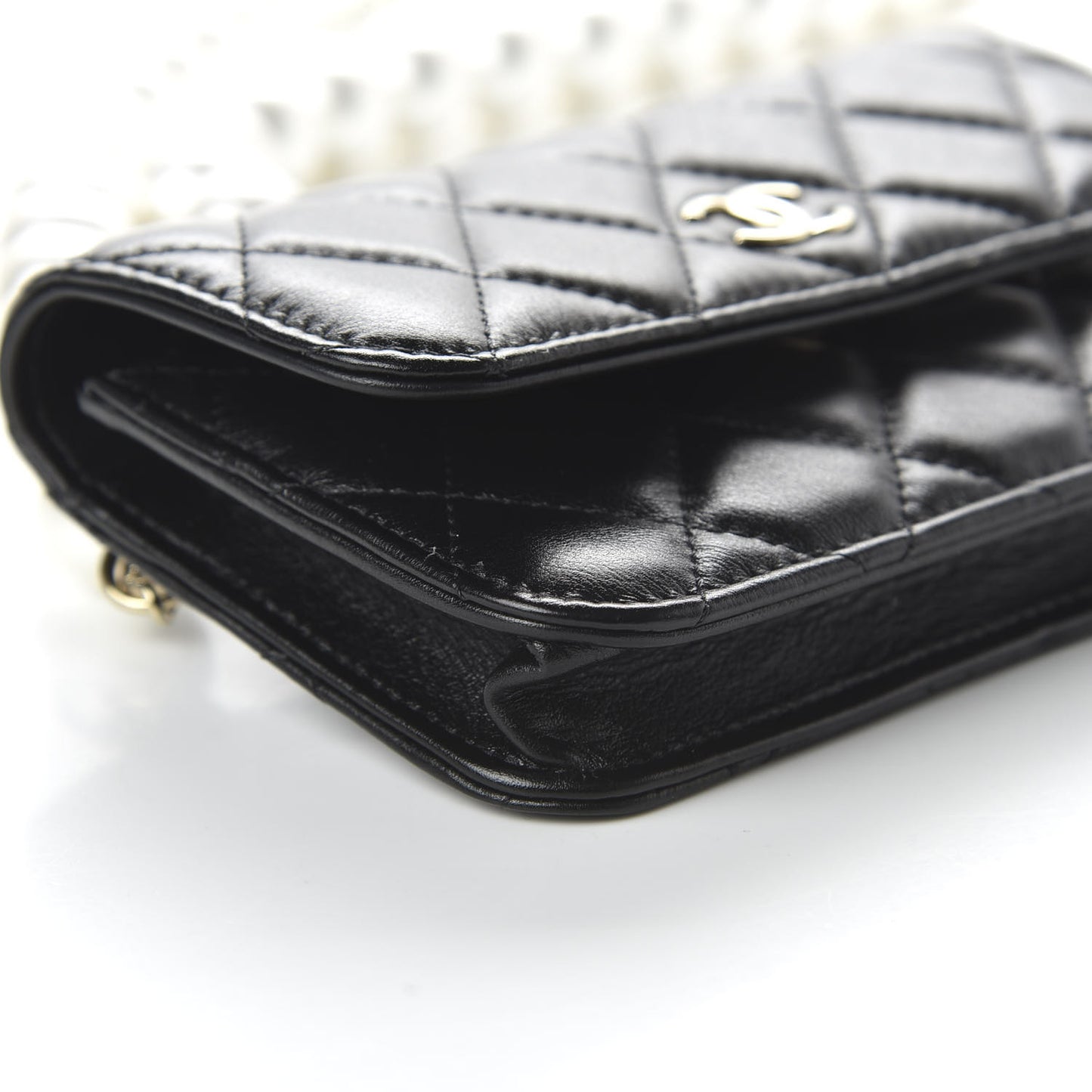 Calfskin Quilted Pearl Clutch With Chain Black