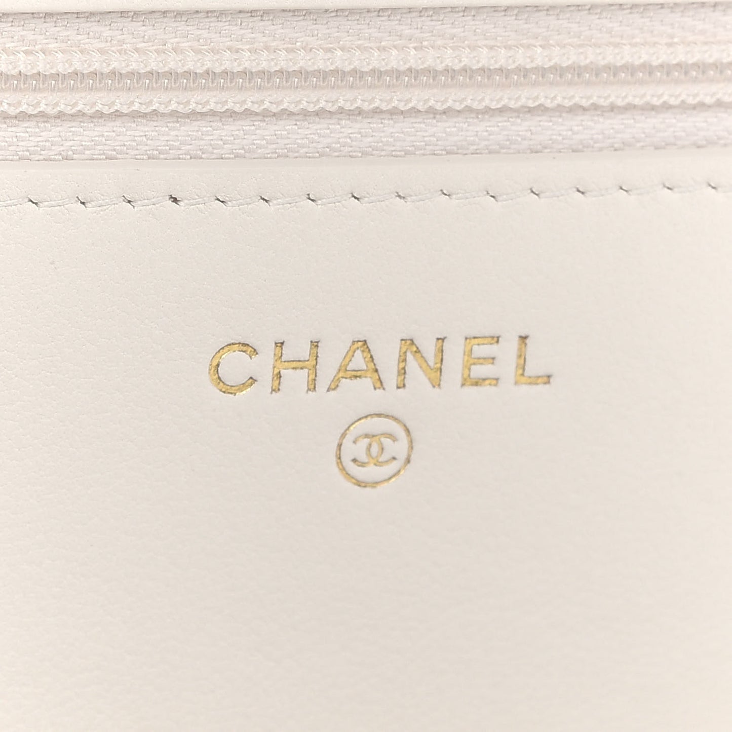 Lambskin Quilted Wallet On Chain WOC White Black