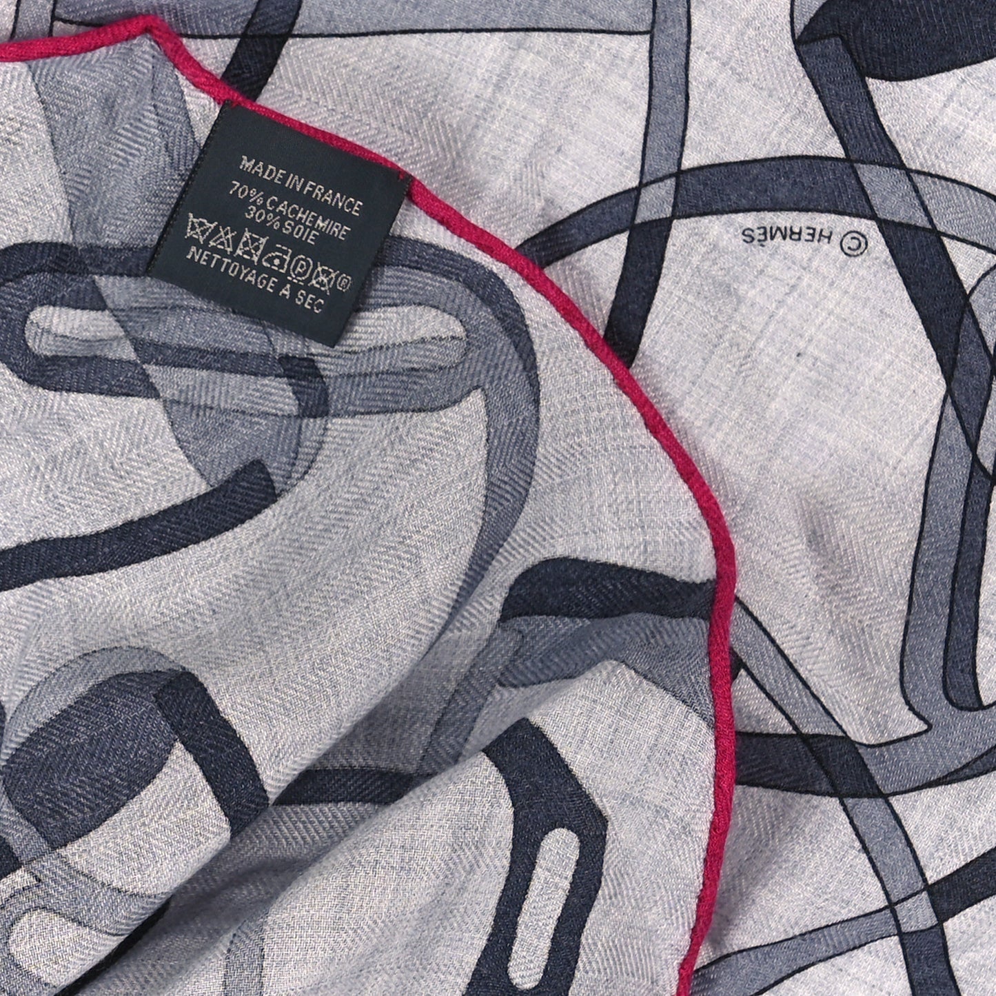 Silk Quincaillerie Equestre Losange Losange Scarf Gris Chine Gris Fuchsia