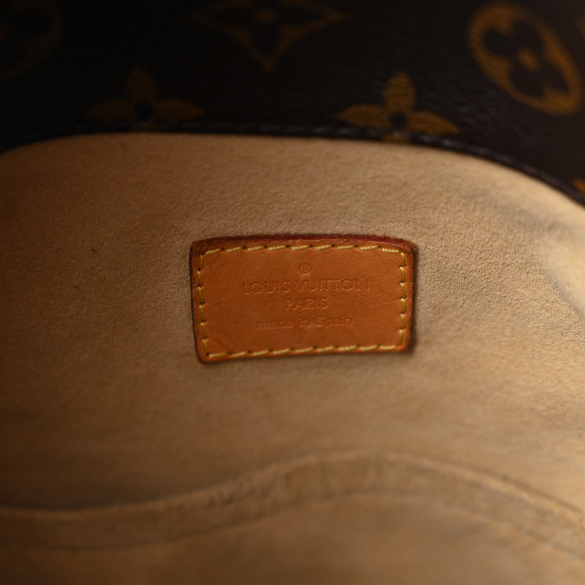 Louis Vuitton Monogram Artsy MM 6 of 9