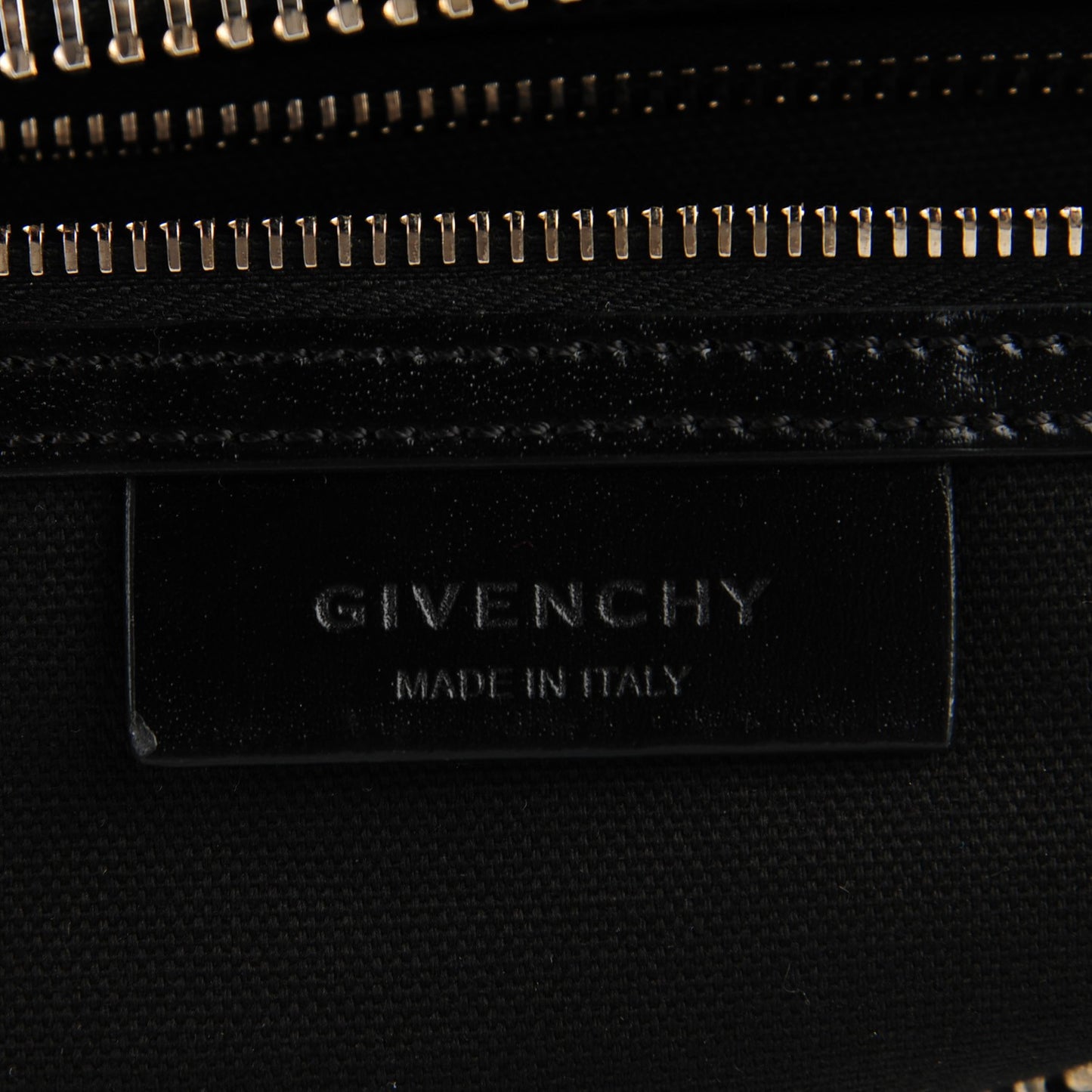 Buffed Calfskin Medium Antigona Black