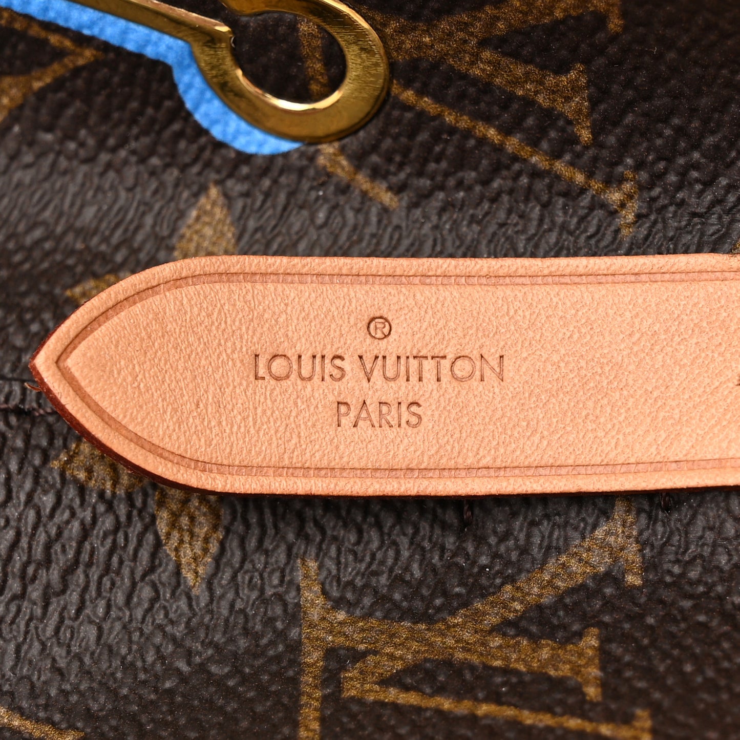 Monogram Love Lock Neonoe