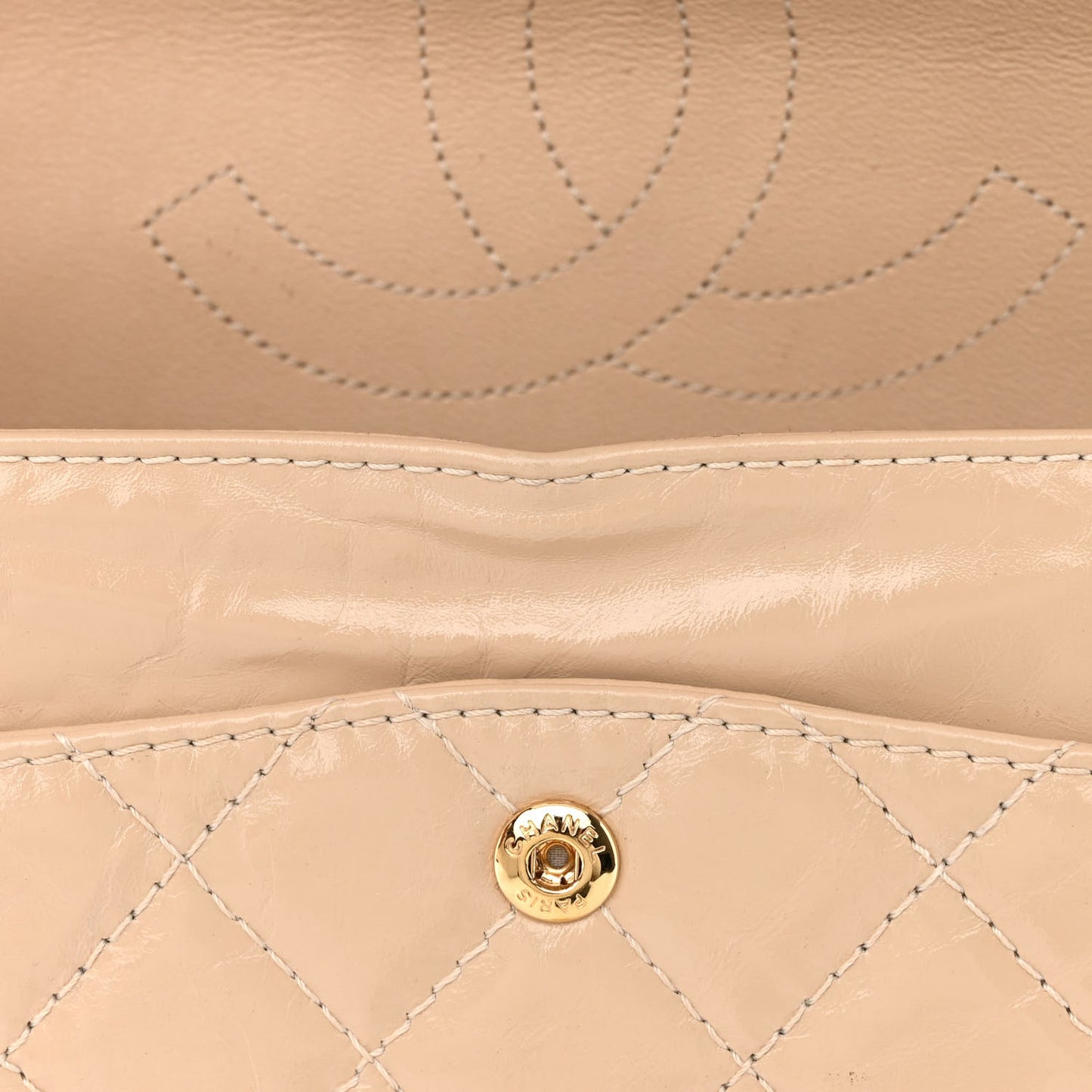 Distressed Patent Quilted 2.55 Reissue 226 Flap Beige