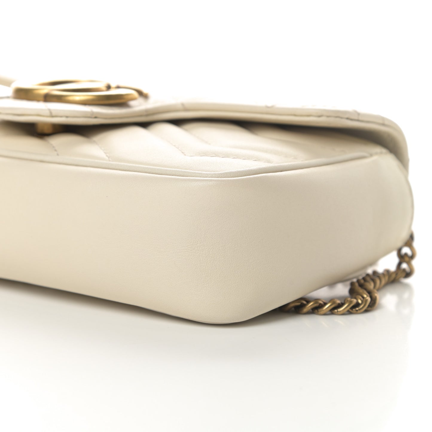 Calfskin Matelasse Super Mini GG Marmont Shoulder Bag White