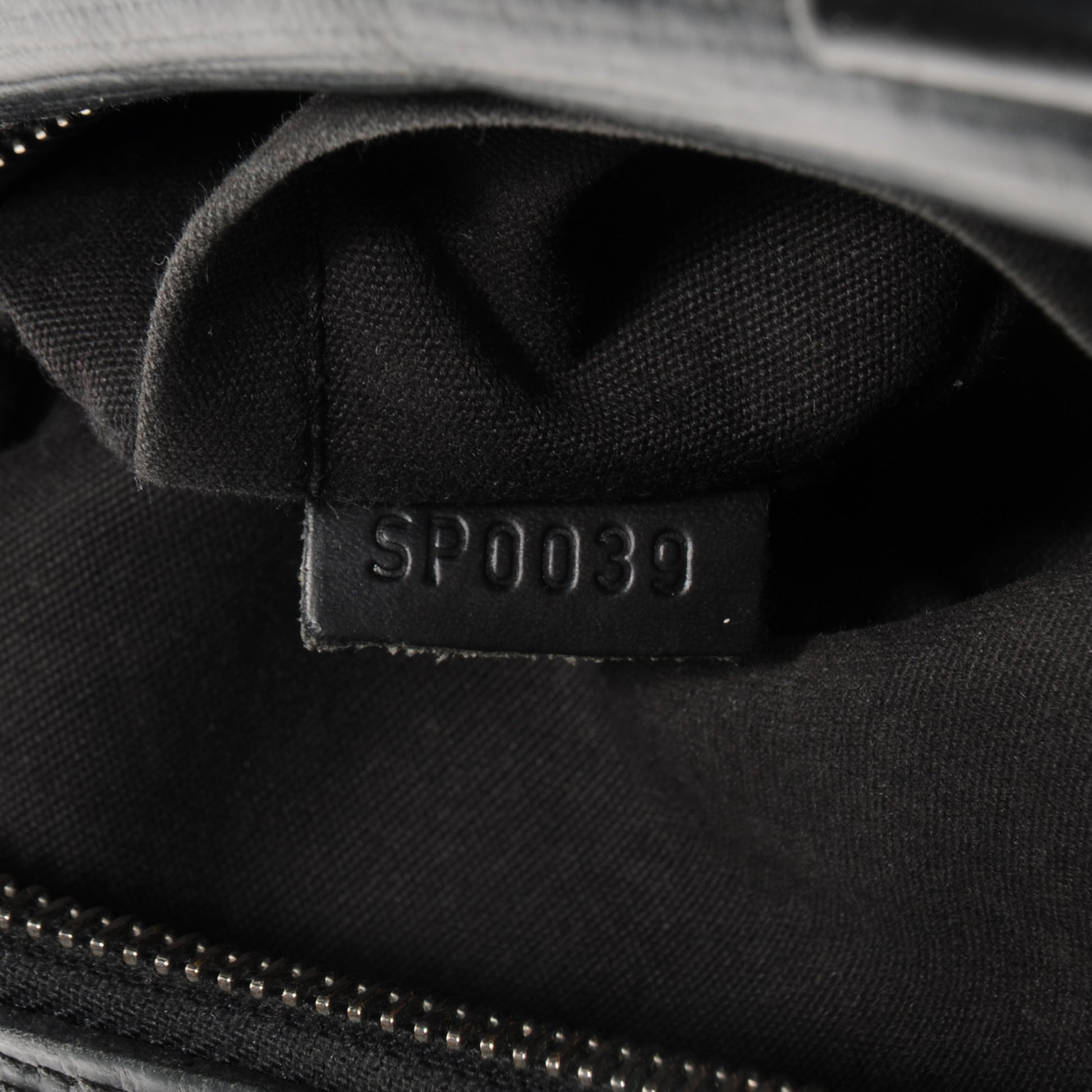 Louis Vuitton Epi Speedy 25 Black 7 of 7