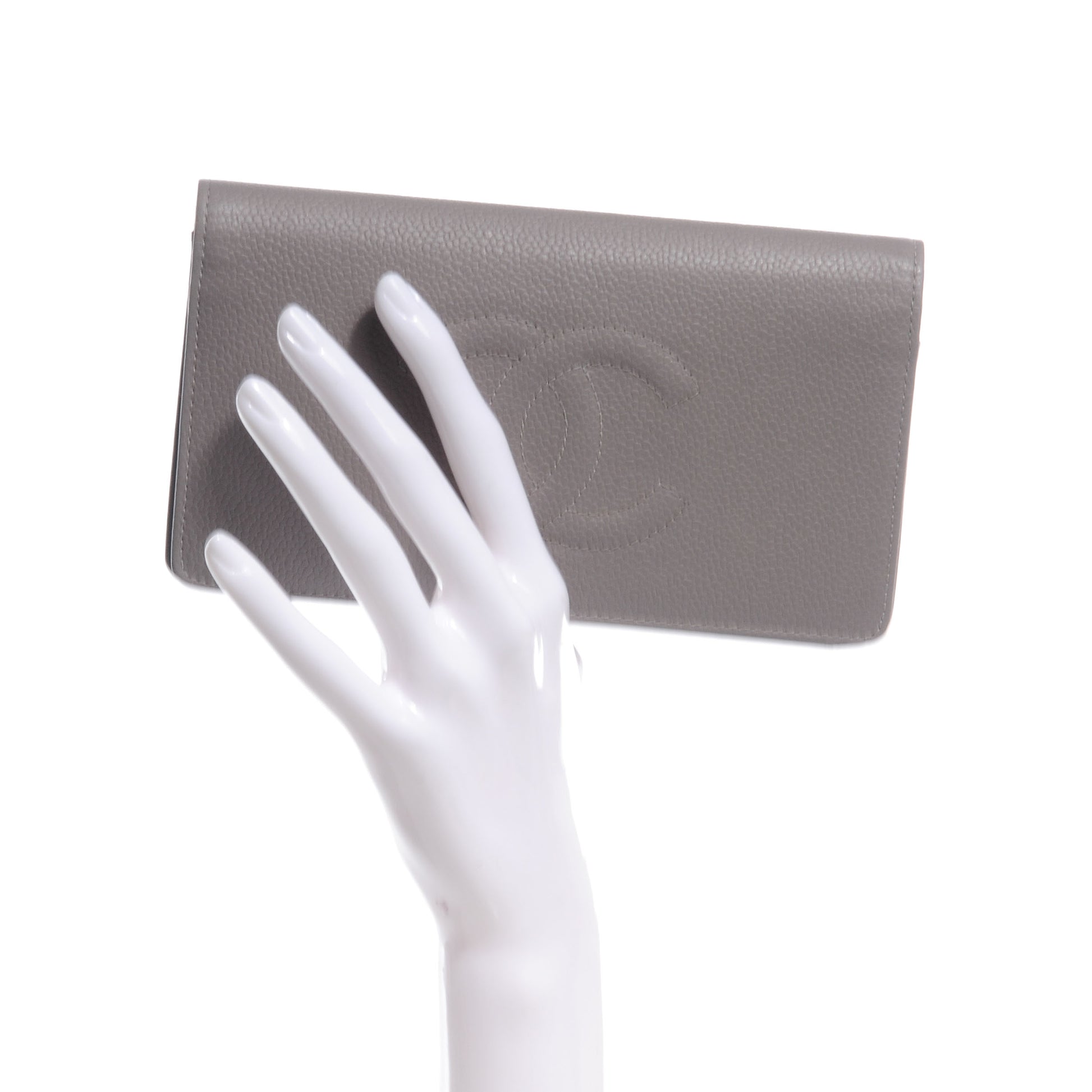 Chanel Caviar Yen CC Wallet Light Grey 2 of 9
