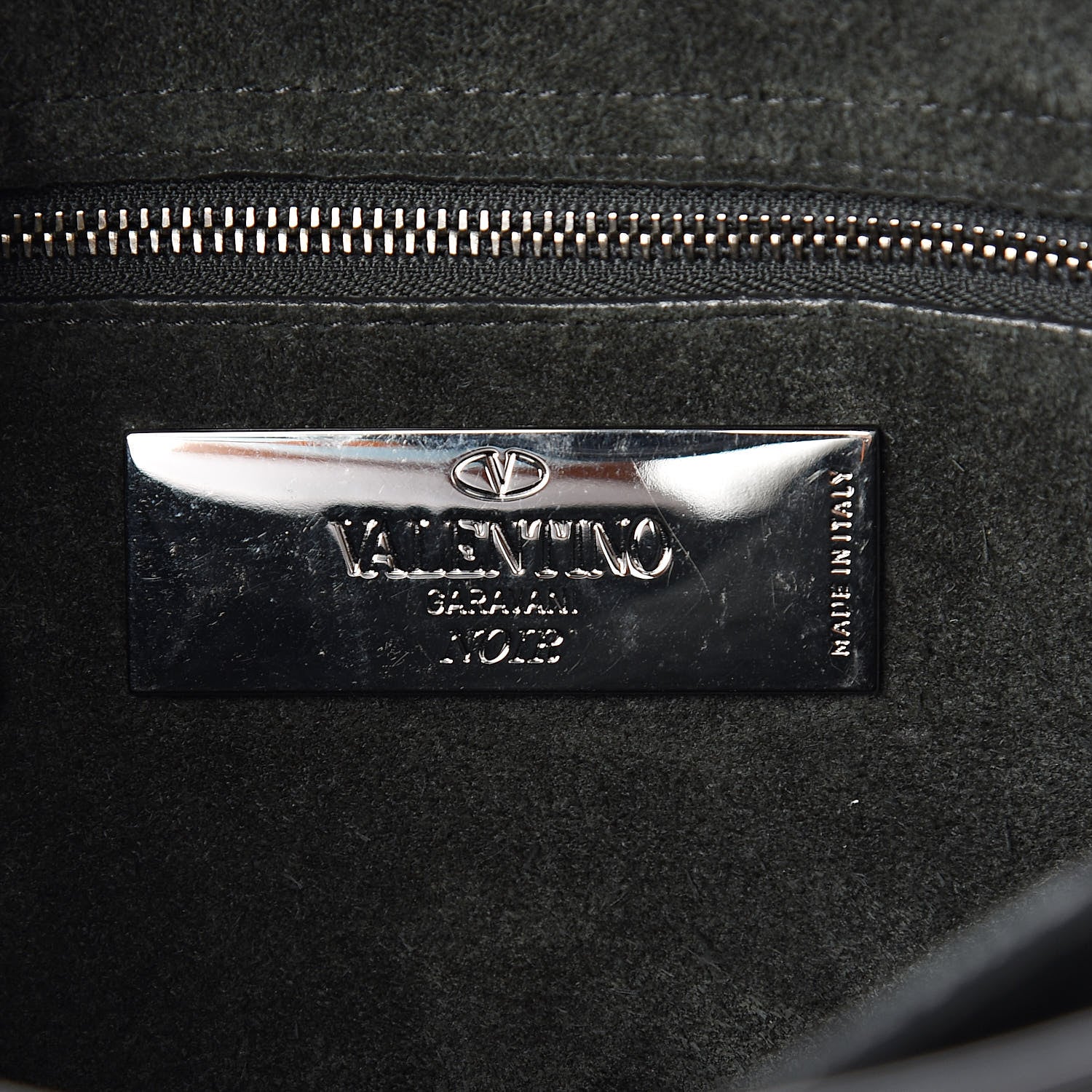 Valentino Garavani Pebbled Calfskin Onyx Medium Rockstud Rolling Flap Saddle Bag Black 6 of 9