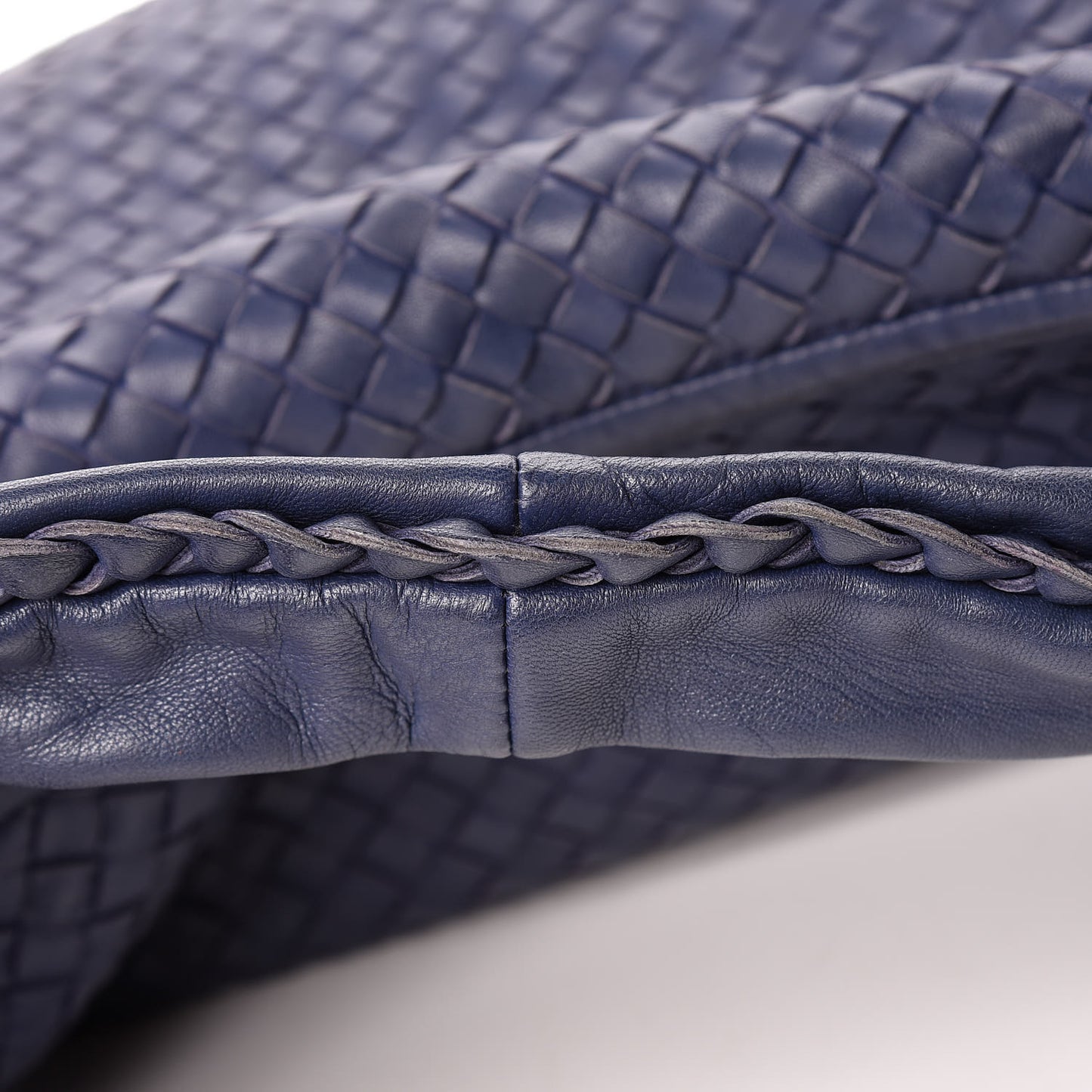 Nappa Intrecciato Large Veneta Hobo Atlantic