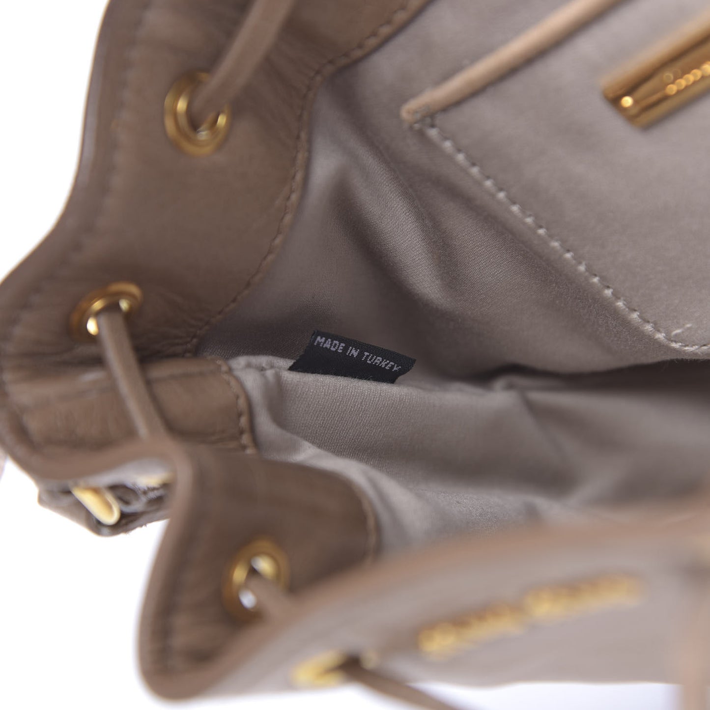 Vitello Shine Bucket Bag Cipria