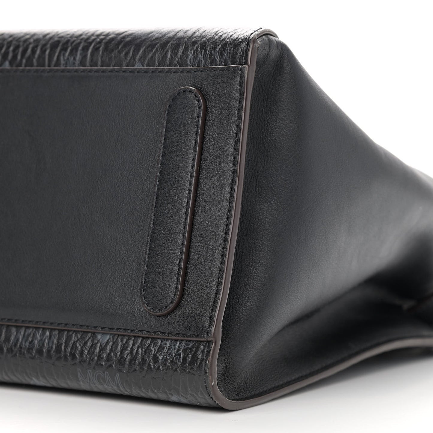 Visetos Calfskin Essential Bucket Bag Black