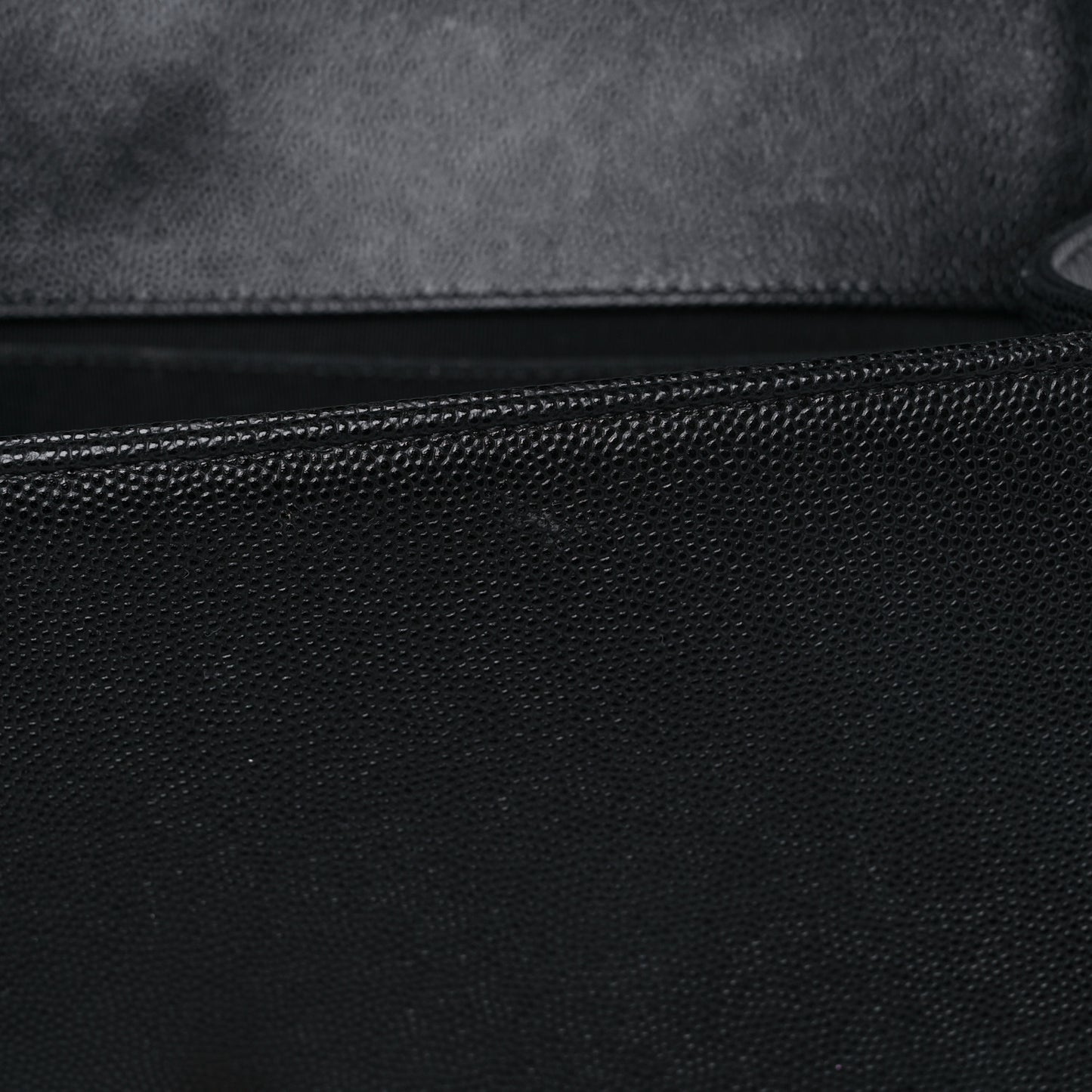 Caviar Quilted Medium Boy Flap Black