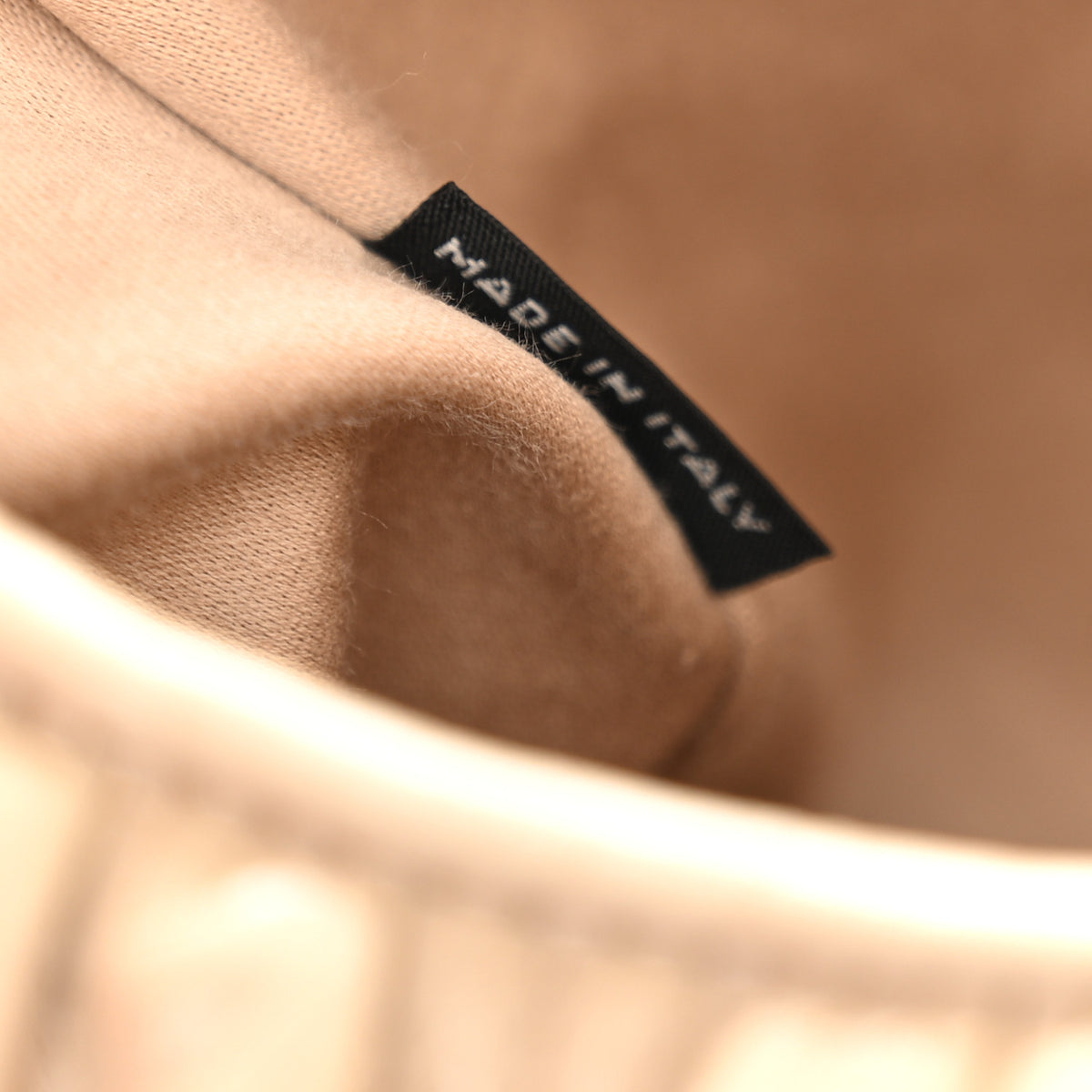 Nappa Matelasse Small Wander Hobo Sabbia