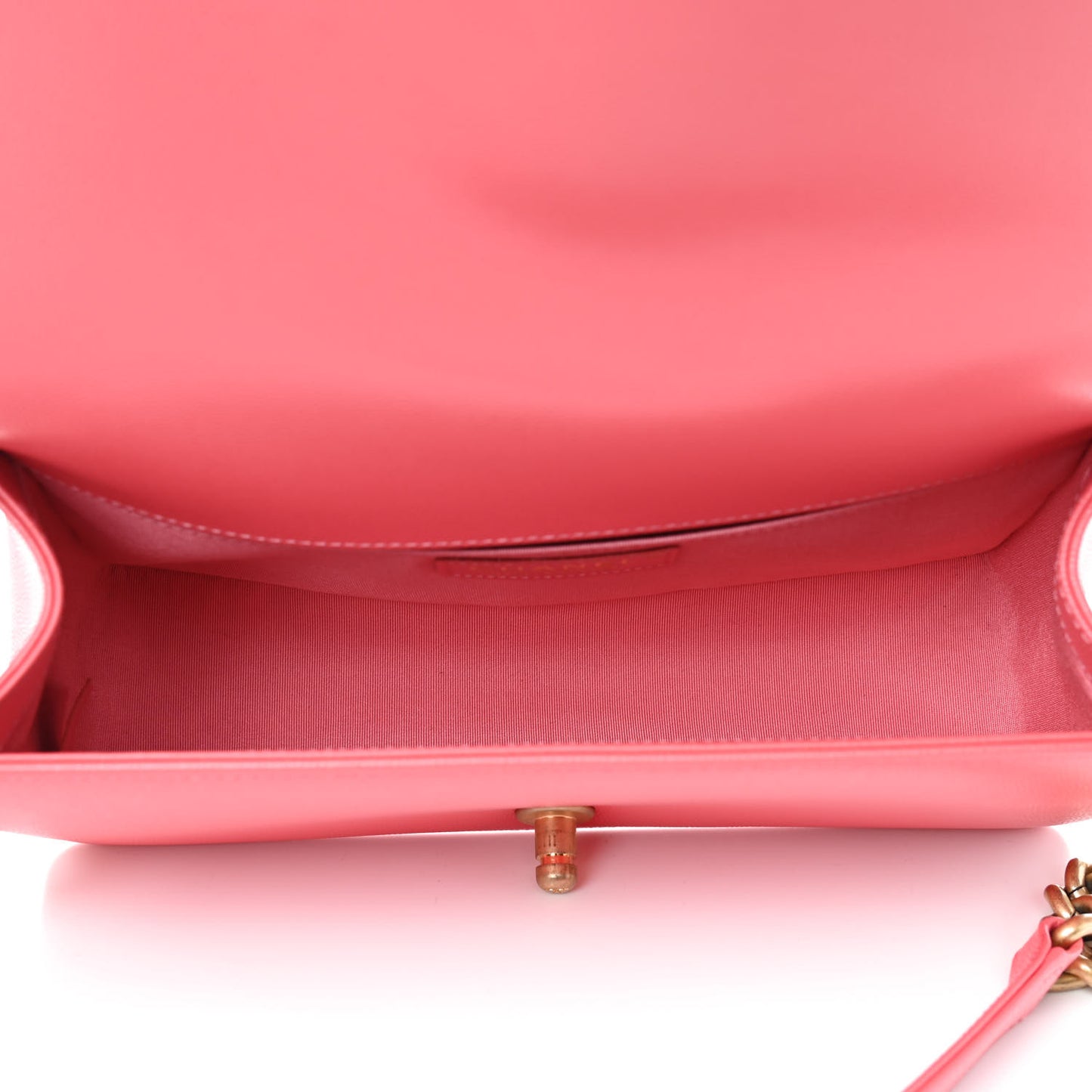 Caviar Quilted Medium Boy Flap Pink