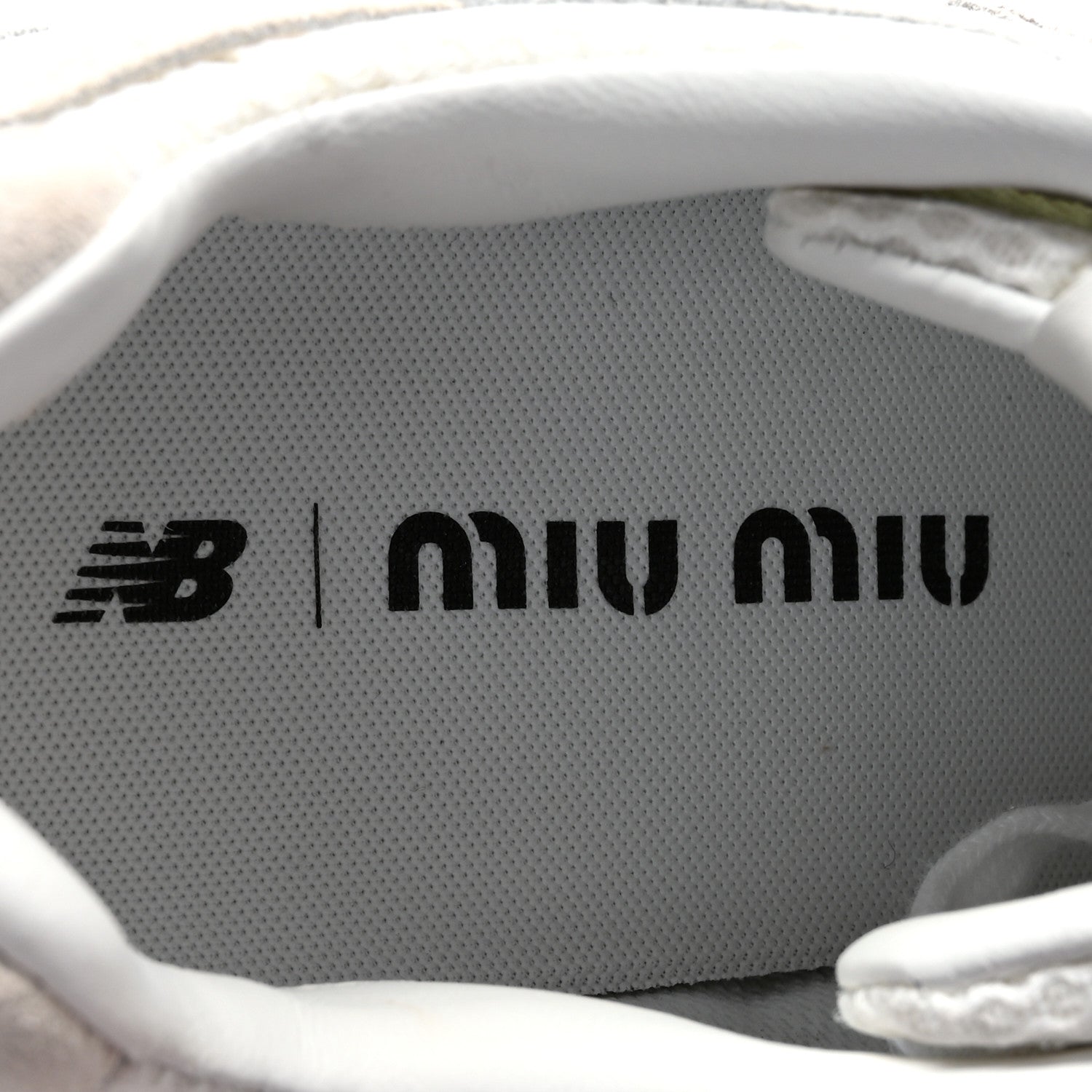 Miu Miu X NEW BALANCE Suede 530 SL Sneakers 35.5 White 1853207
