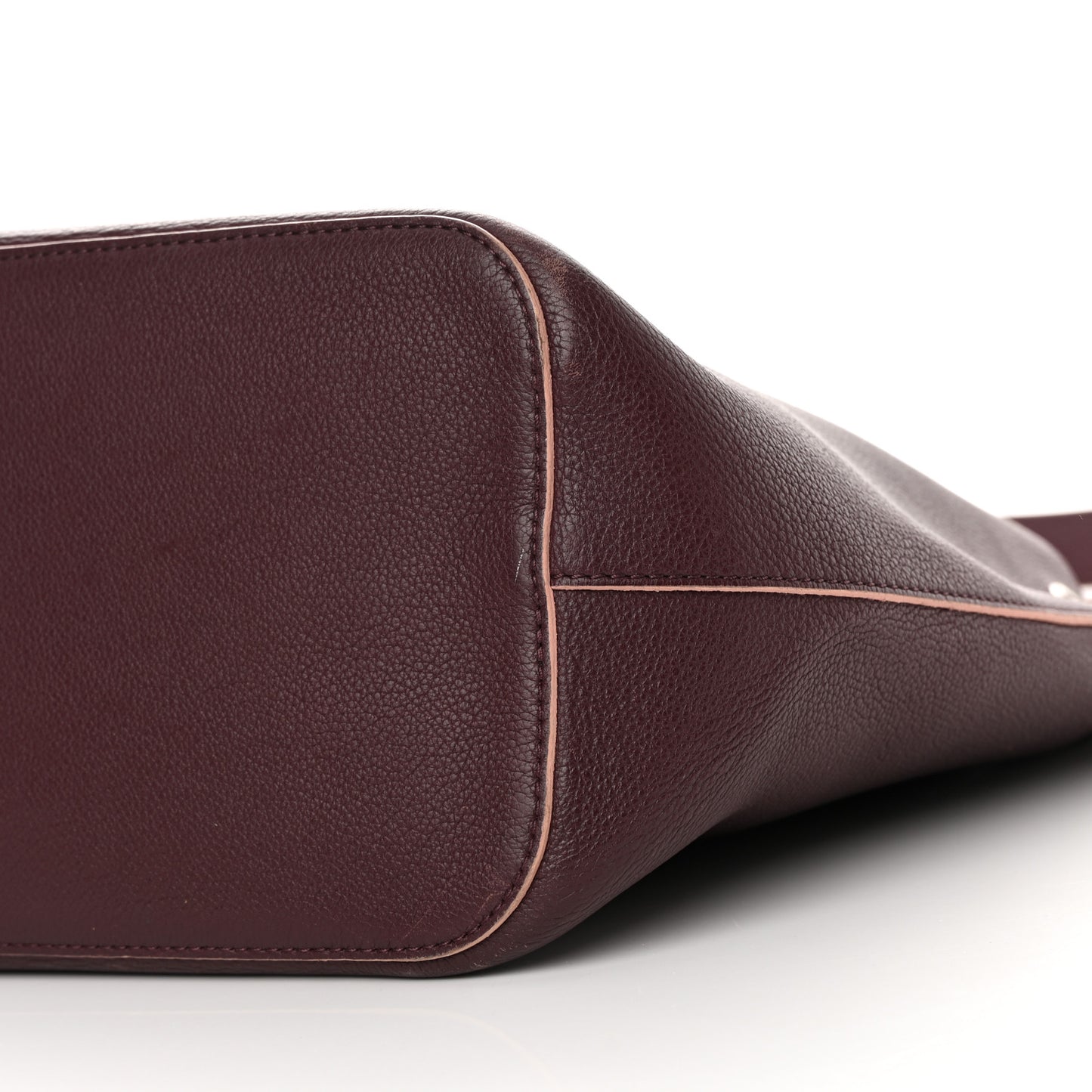 Calfskin Lockme Bucket Prune