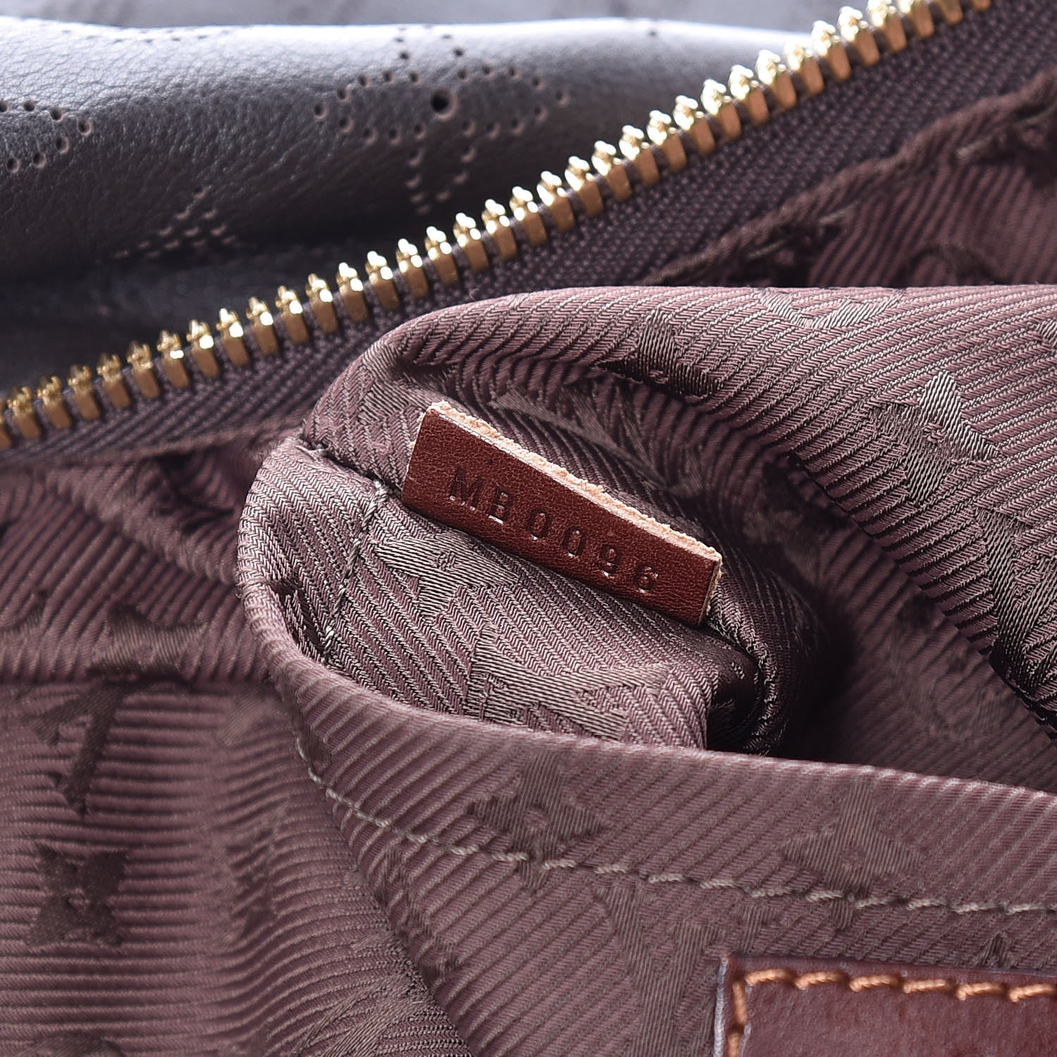 Louis Vuitton Mahina Onatah GM Moka 7 of 9