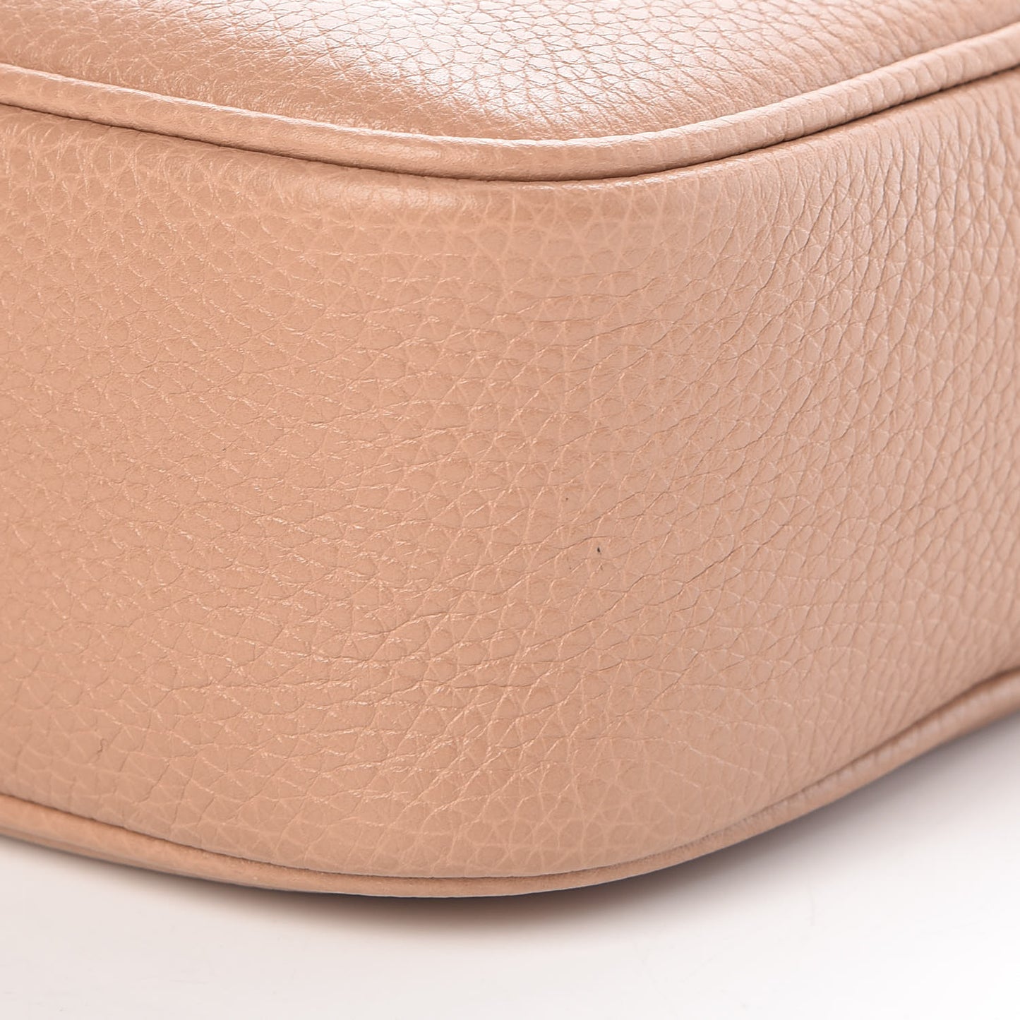 Pebbled Calfskin Small Soho Disco Bag Camelia