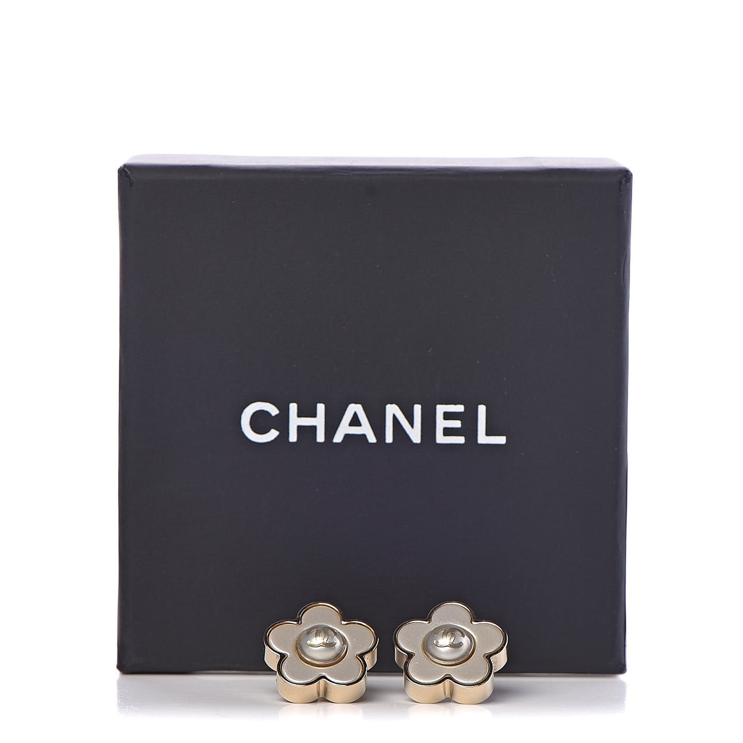 Pearl CC Camellia Earrings Gold