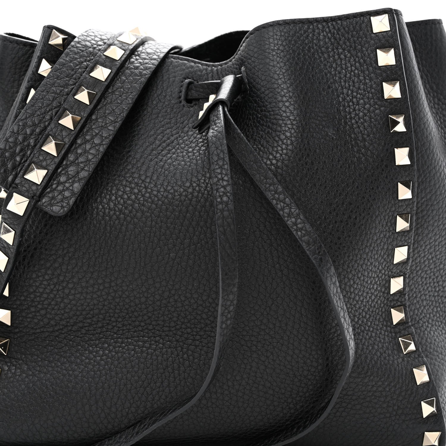 Valentino Garavani Pebbled Calfskin Rockstud Bucket Bag Black 6 of 8